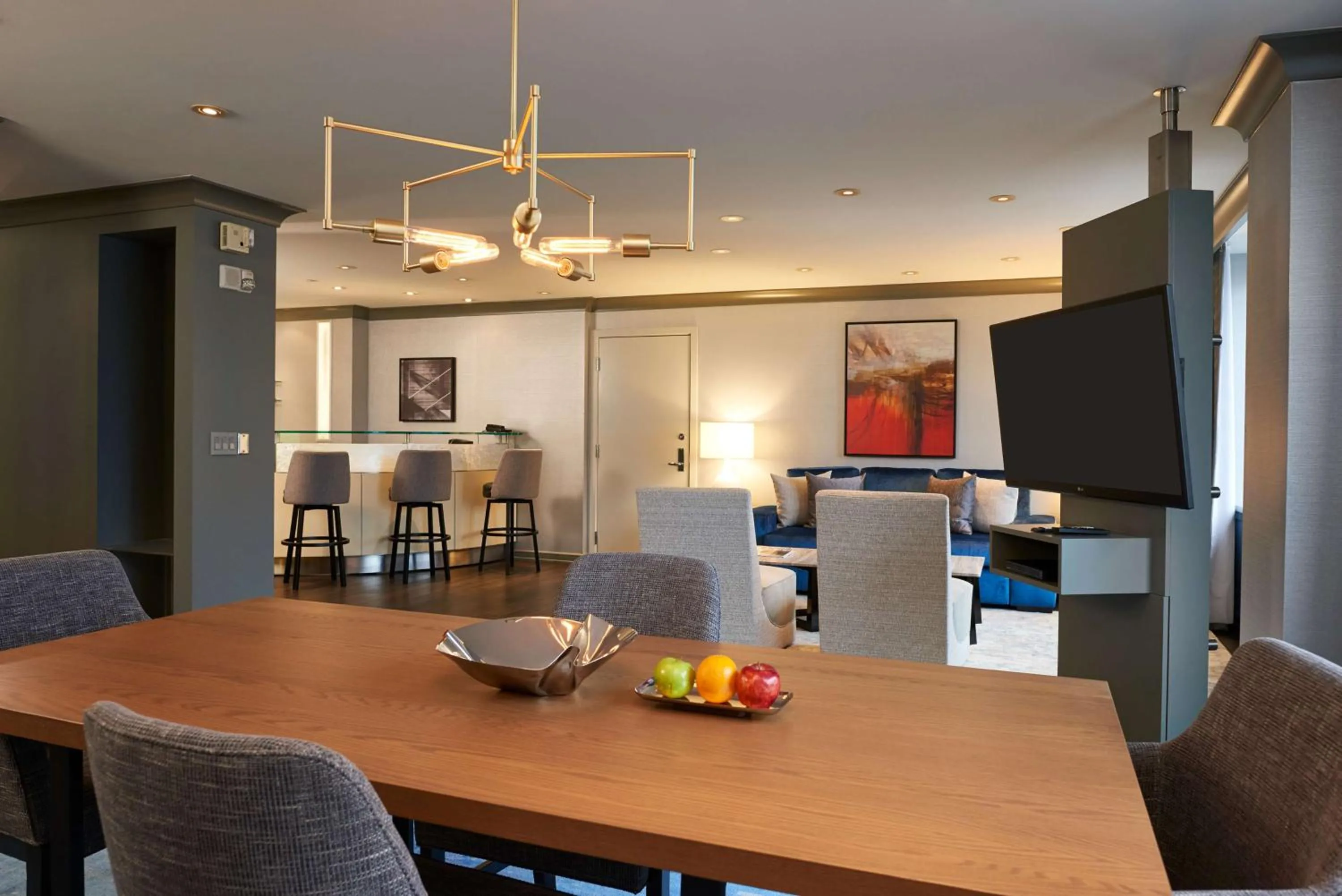 Living room in The Lofton Hotel Minneapolis, Tapestry Collection by Hilton