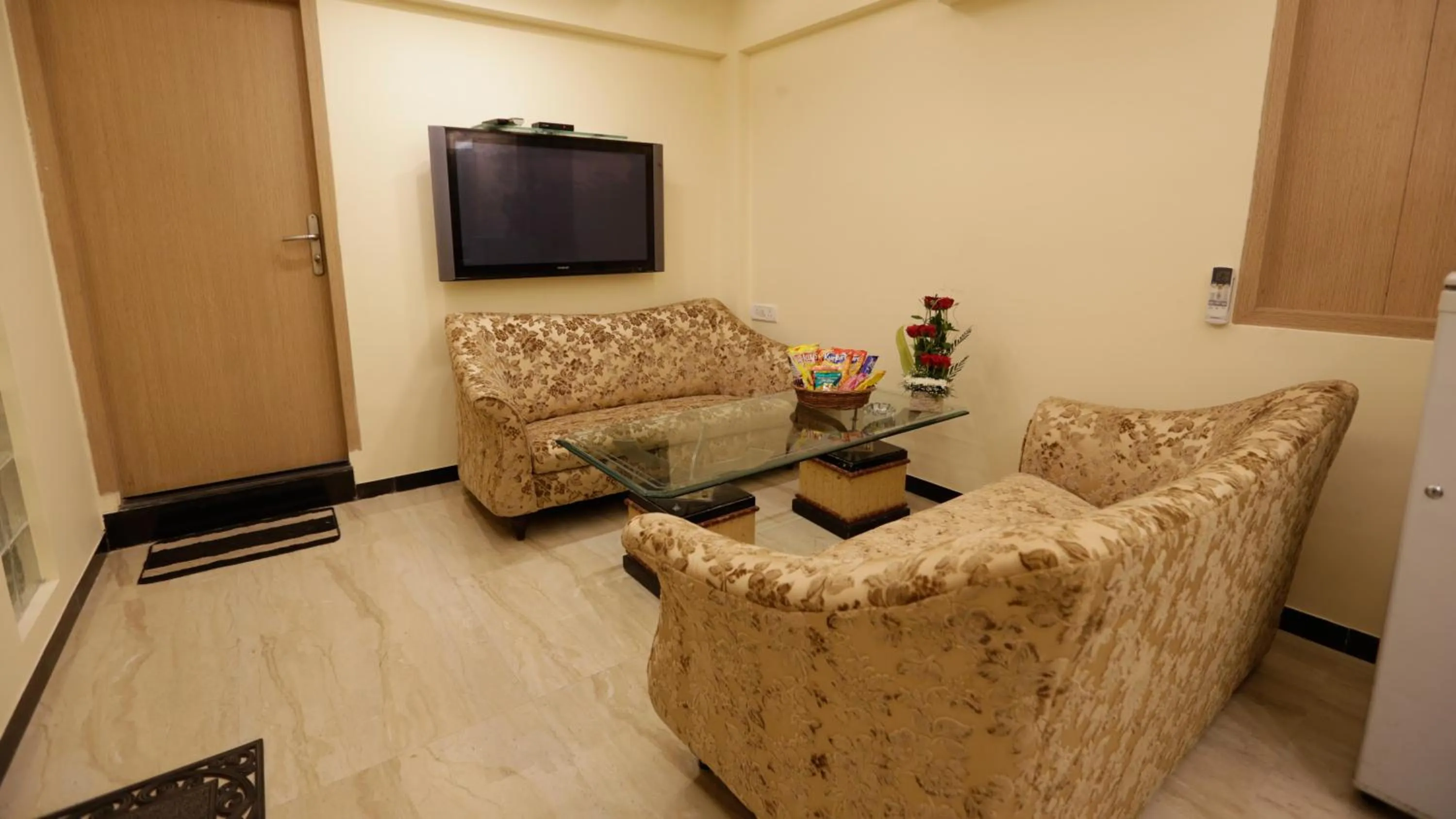 Seating area in Hotel Metro Palace Bandra