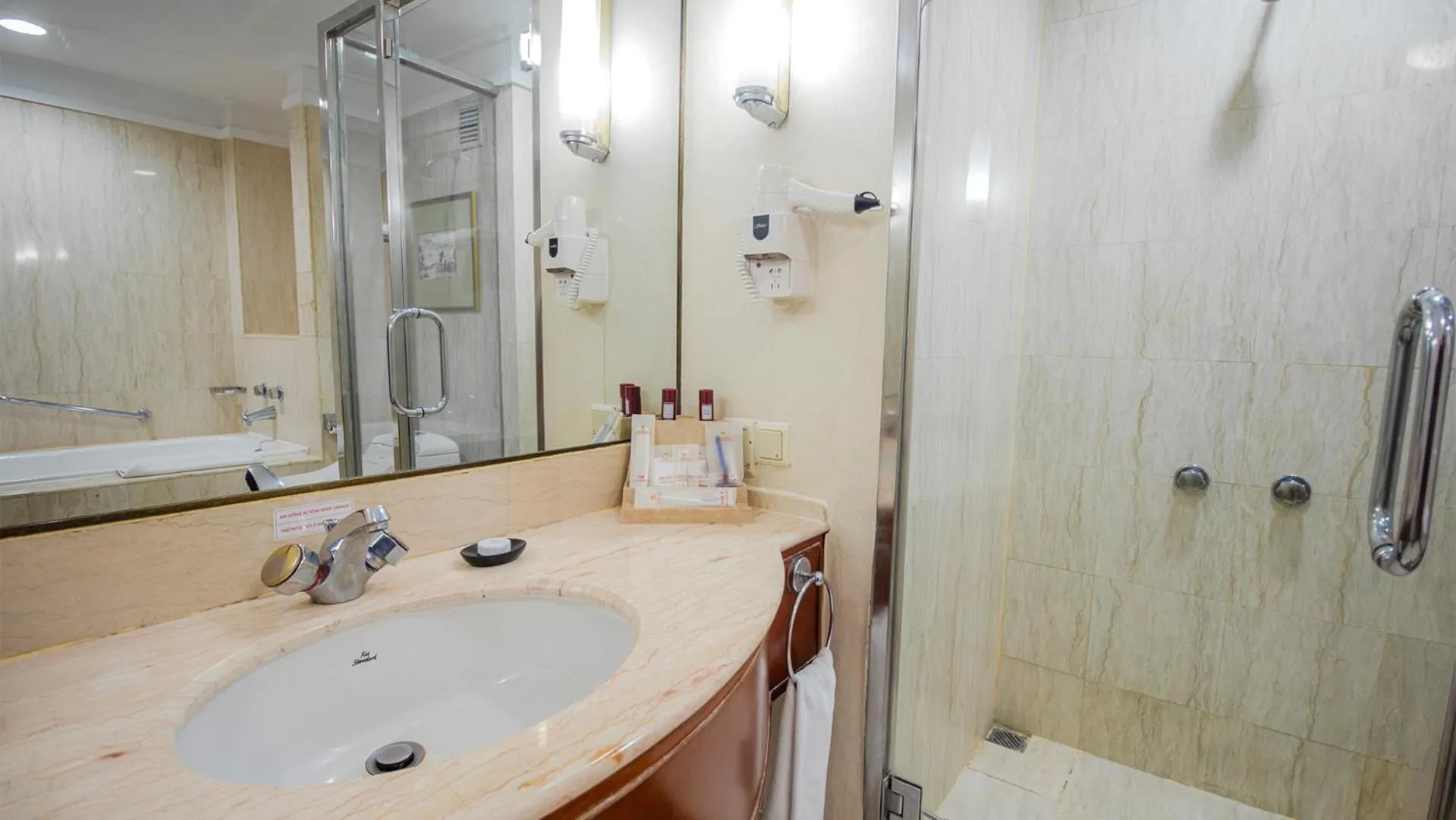 Redtop Hotel & Convention Center