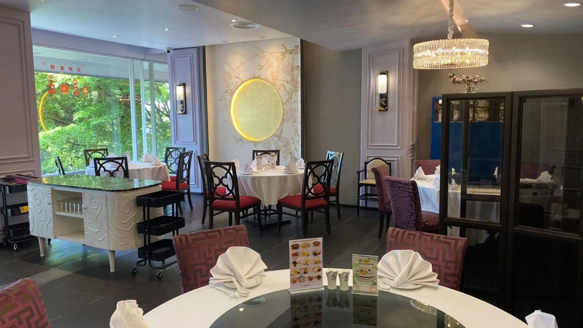 Restaurant/places to eat in Krungsri River Hotel