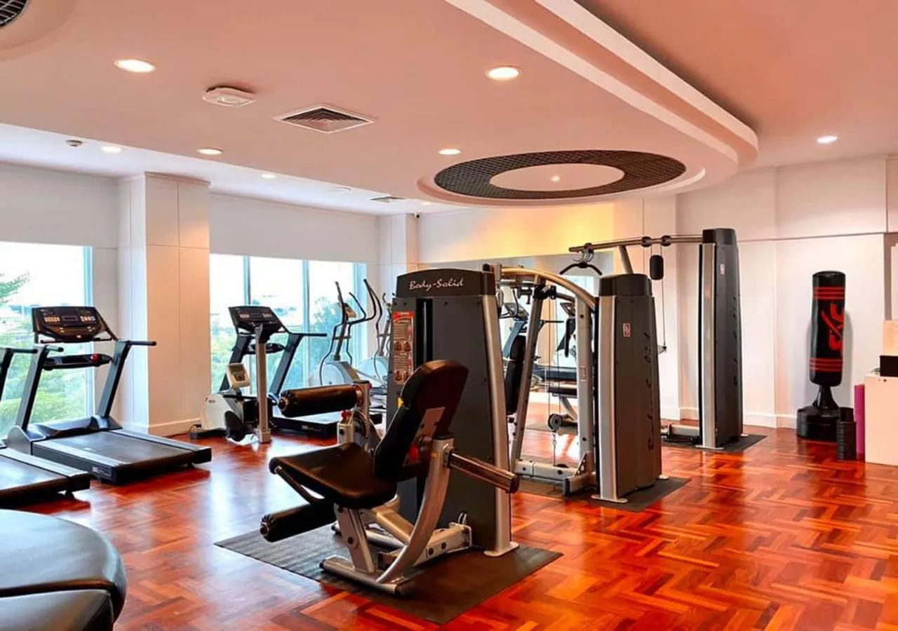 Fitness centre/facilities in Krungsri River Hotel