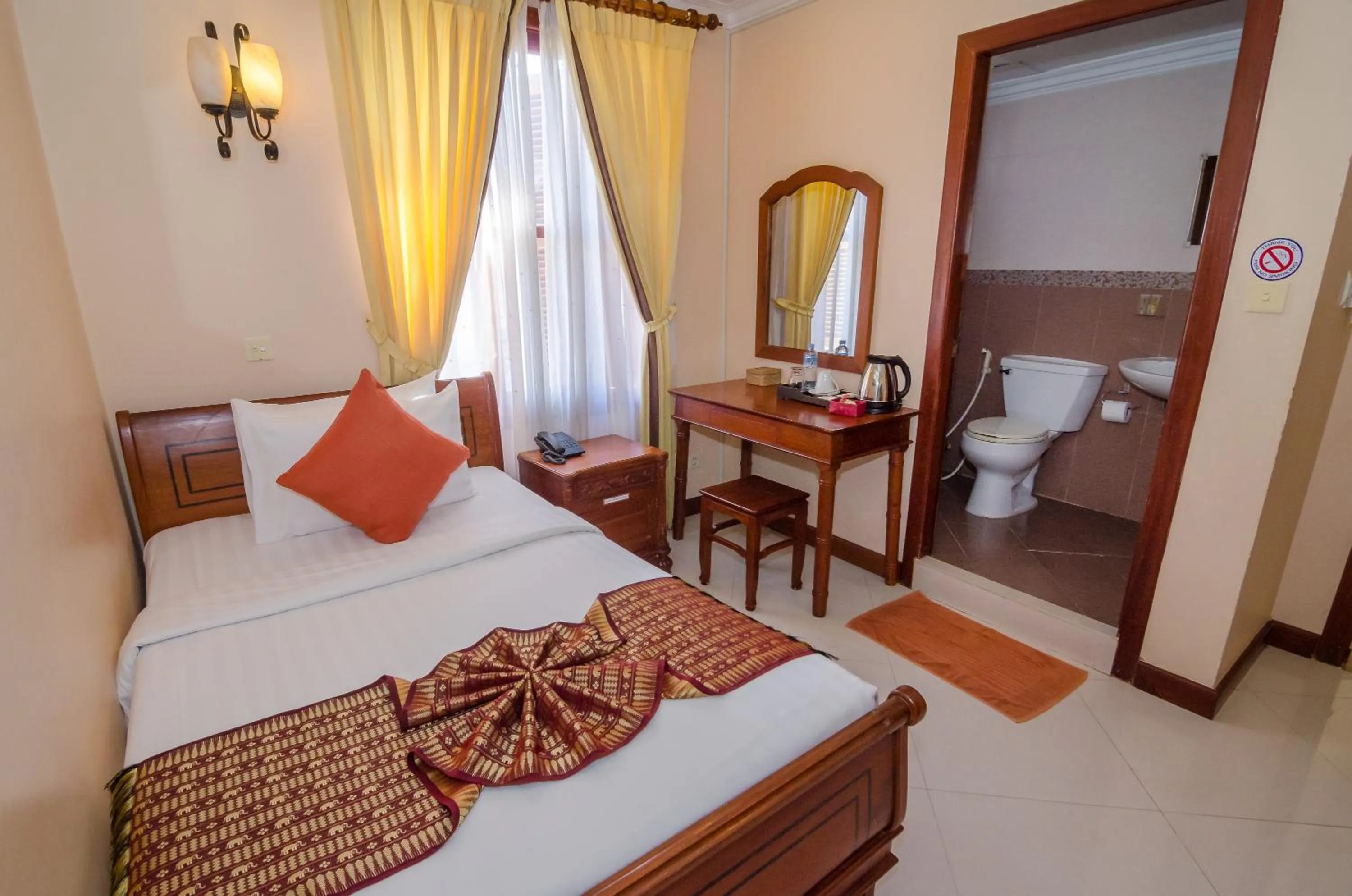 Bedroom, Bed in Neth Socheata Hotel