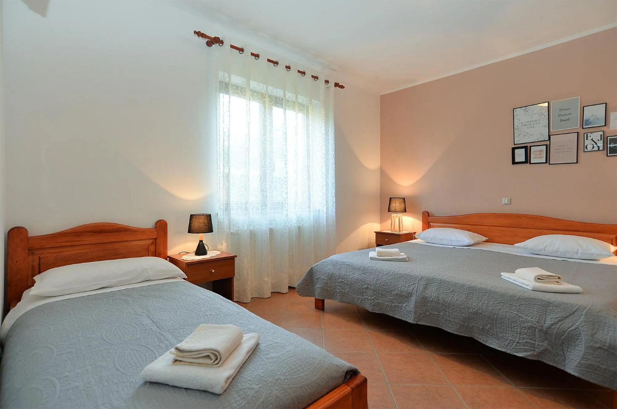 Bed in Apartments Marija 1089