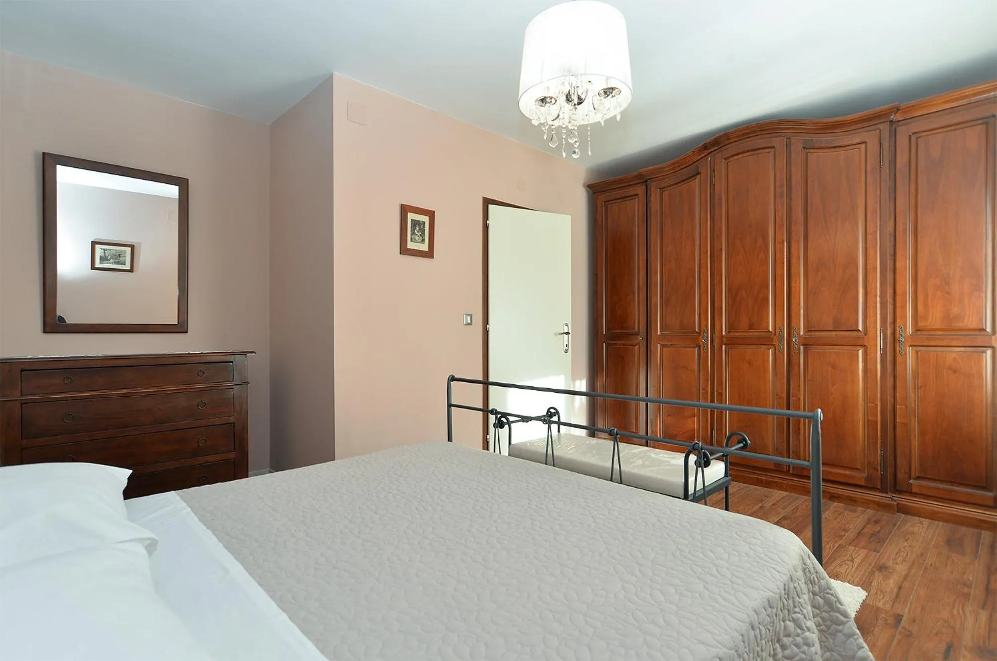 Bed in Apartments Marija 1089