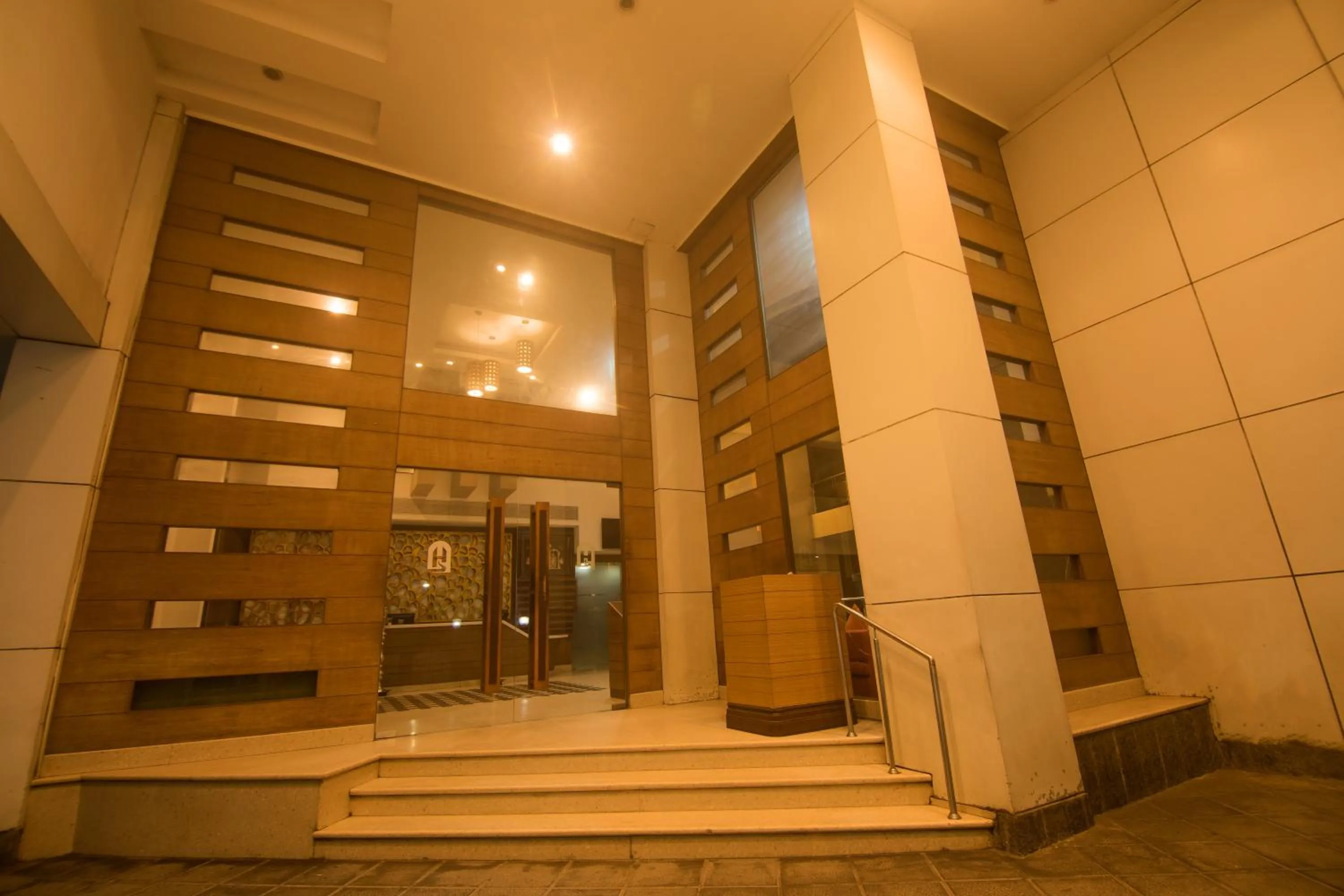 Facade/entrance in Hotel Shelter