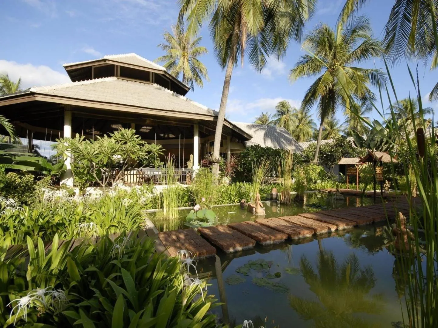 Property building in Golden Pine Beach Resort