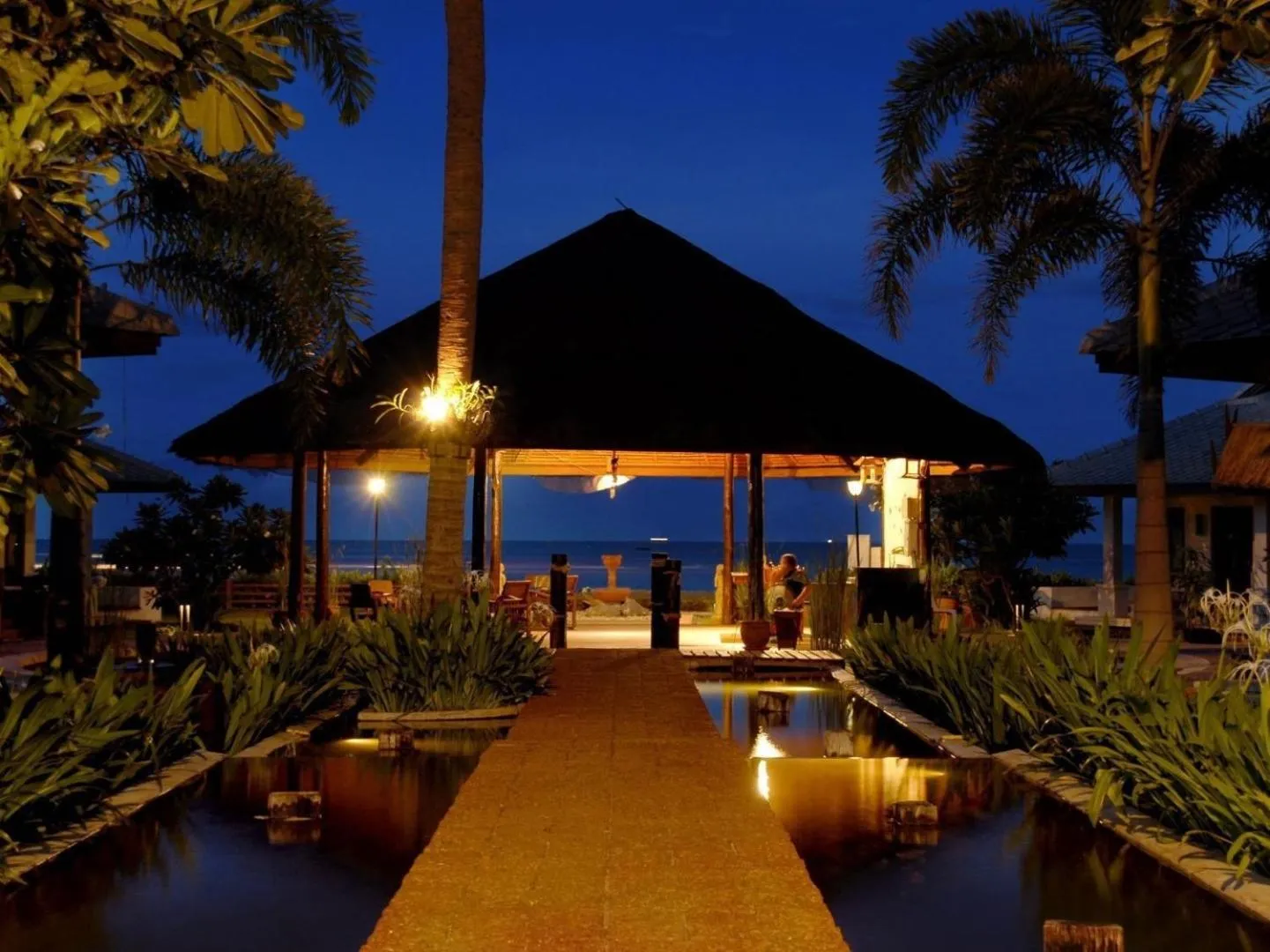 Property building in Golden Pine Beach Resort