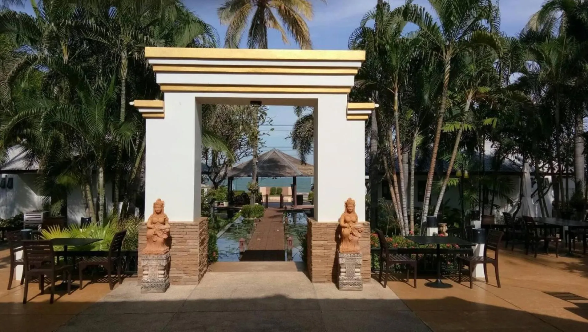 Property building in Golden Pine Beach Resort