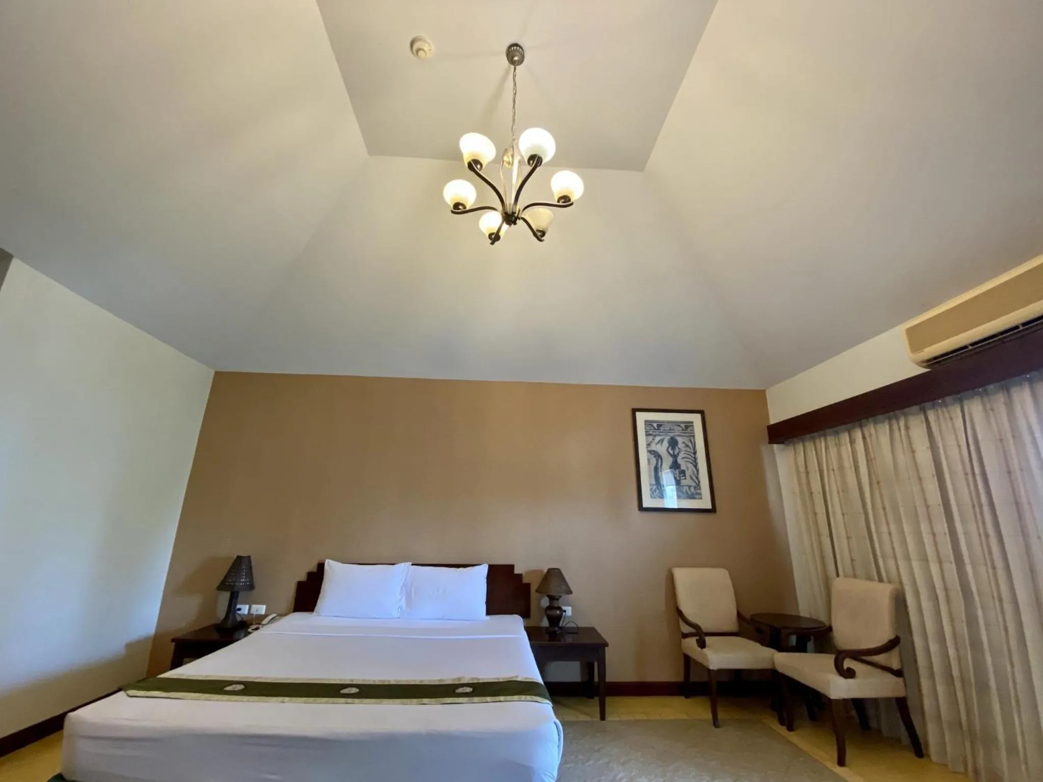 Bedroom, Bed in Golden Pine Beach Resort