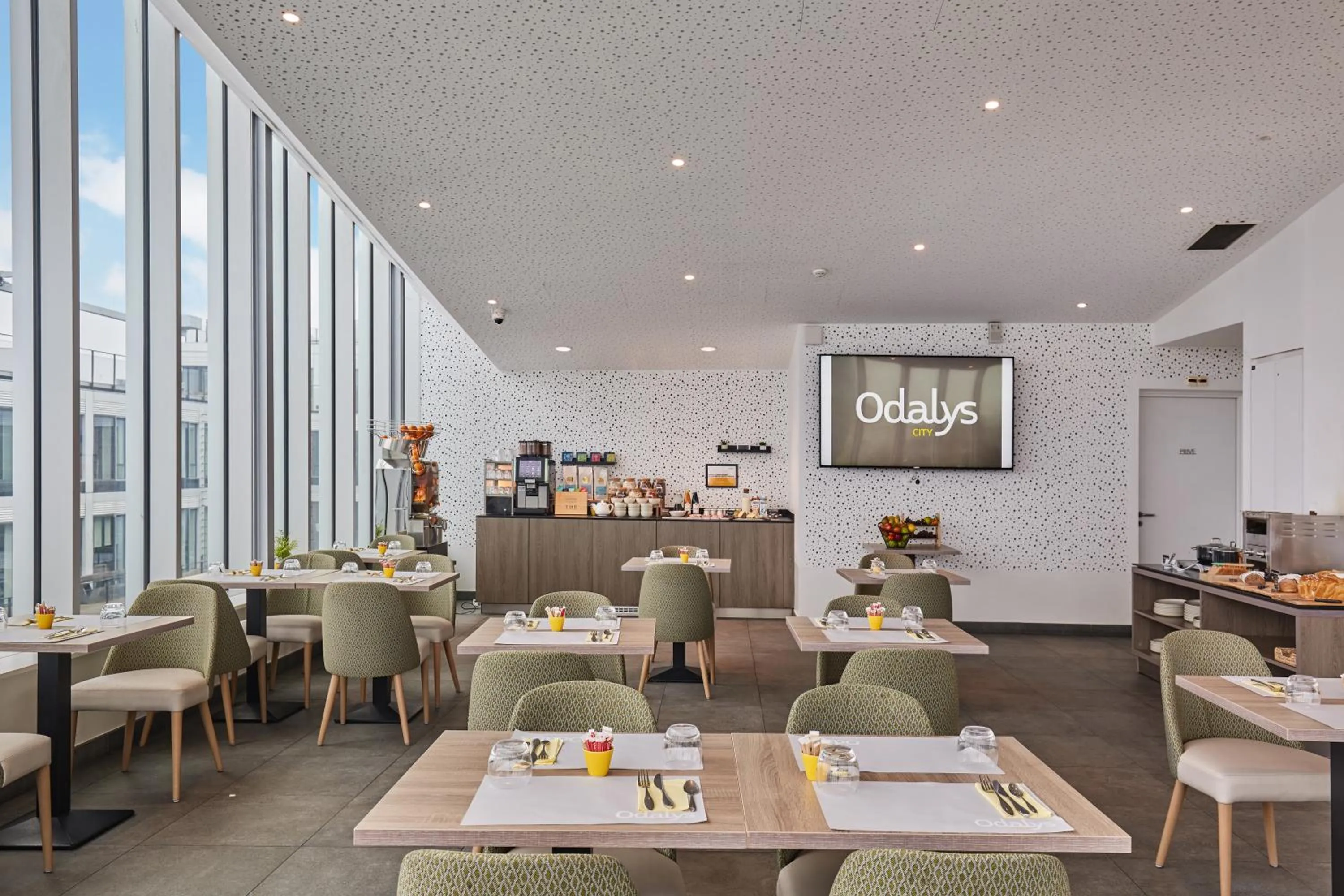 Breakfast in Appart Hotel Odalys City Paris XVII