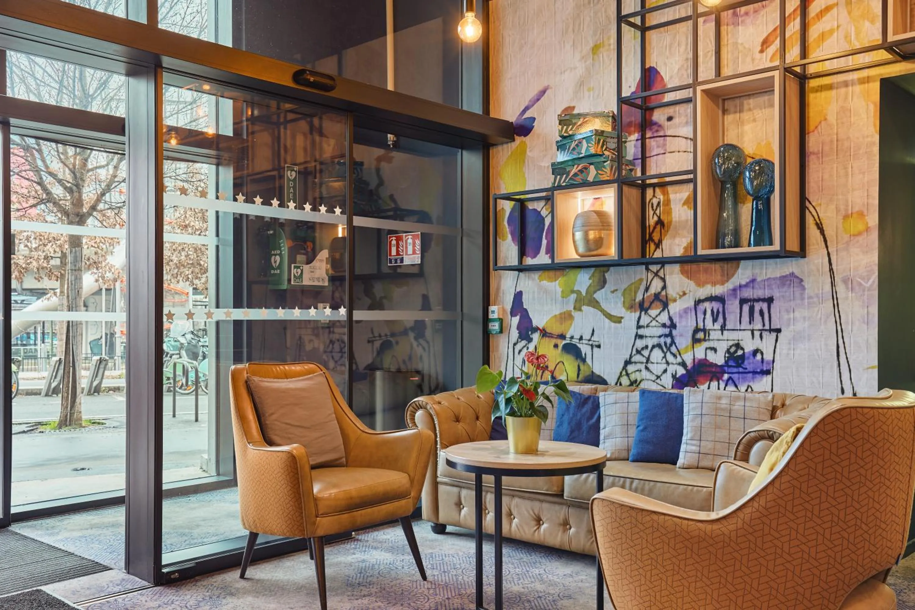 Seating area in Appart Hotel Odalys City Paris XVII