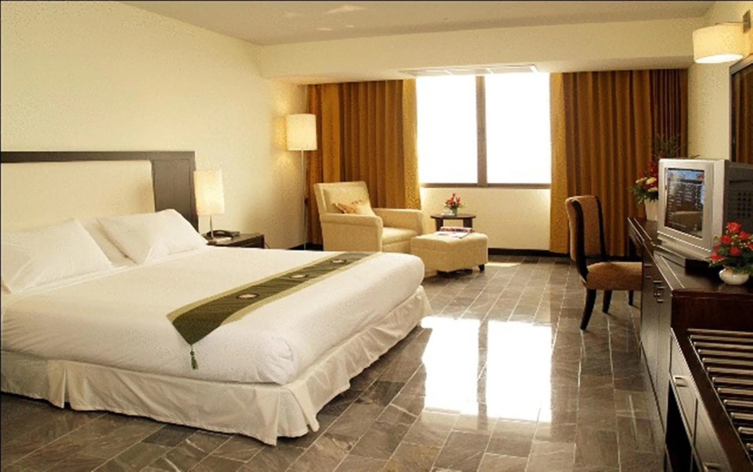 Bed in Royal Lanna Hotel