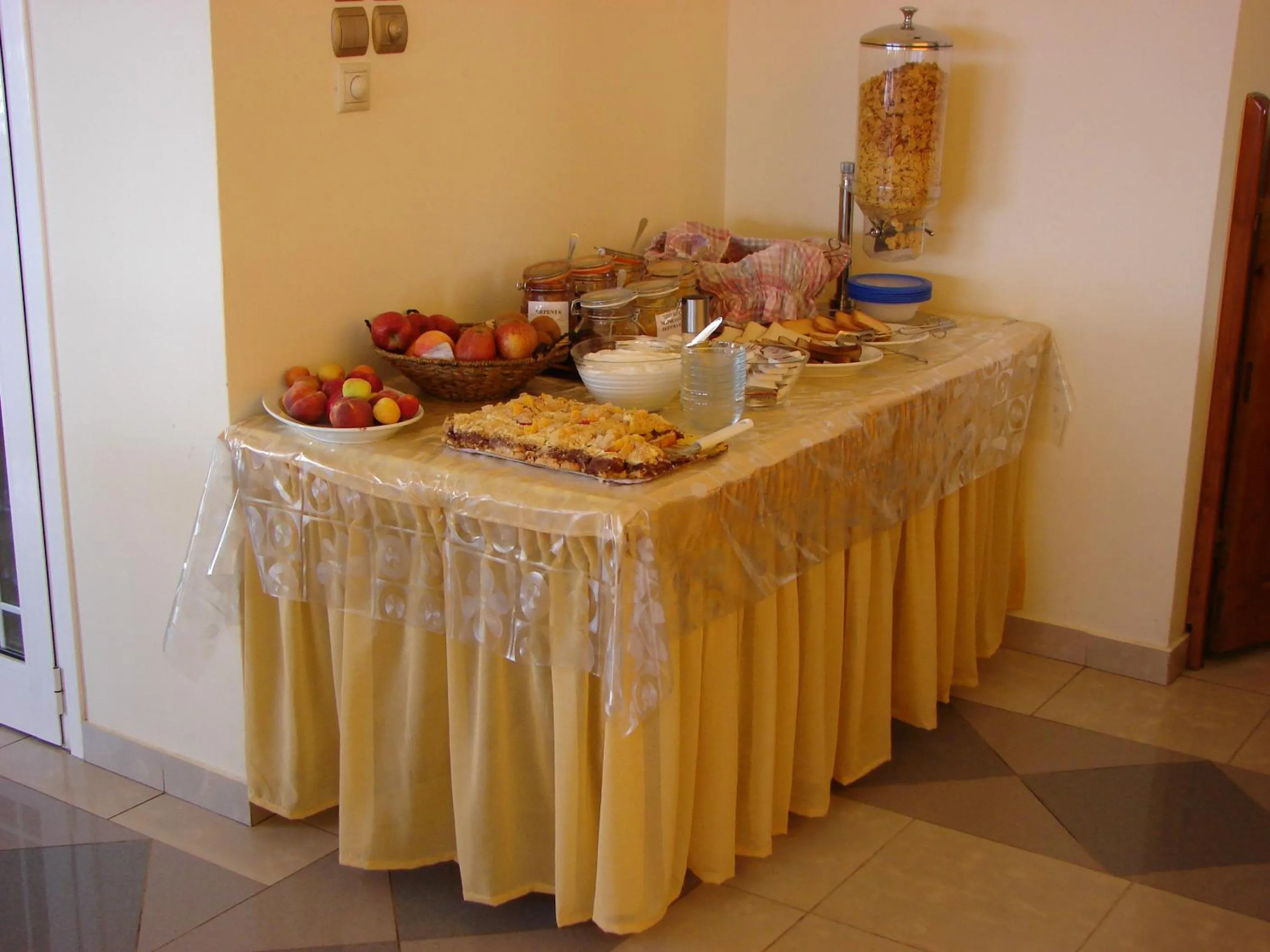 Patio in Petit Palais Hotel