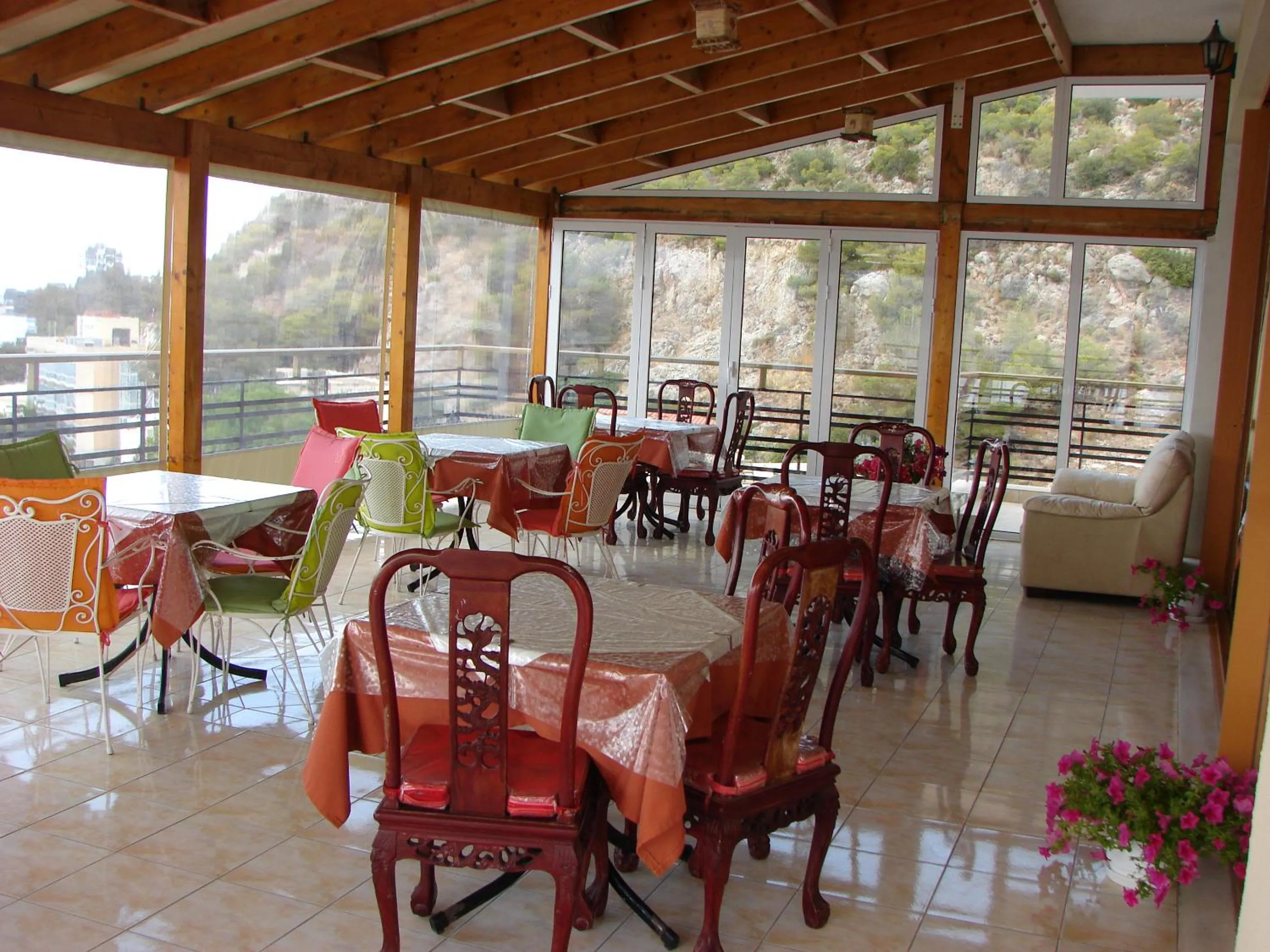 Patio in Petit Palais Hotel