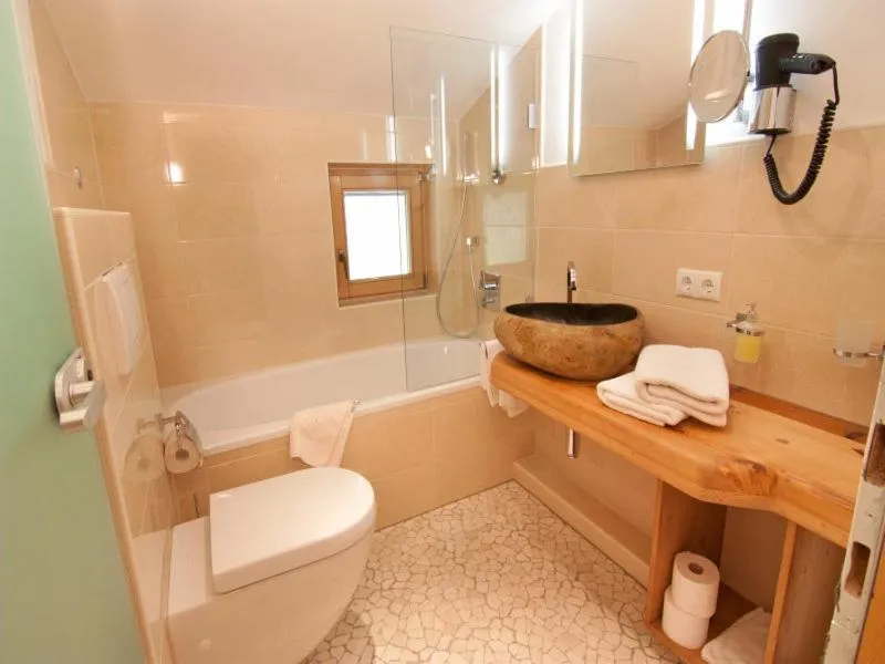 Bathroom in Aparthotel Krösbacher