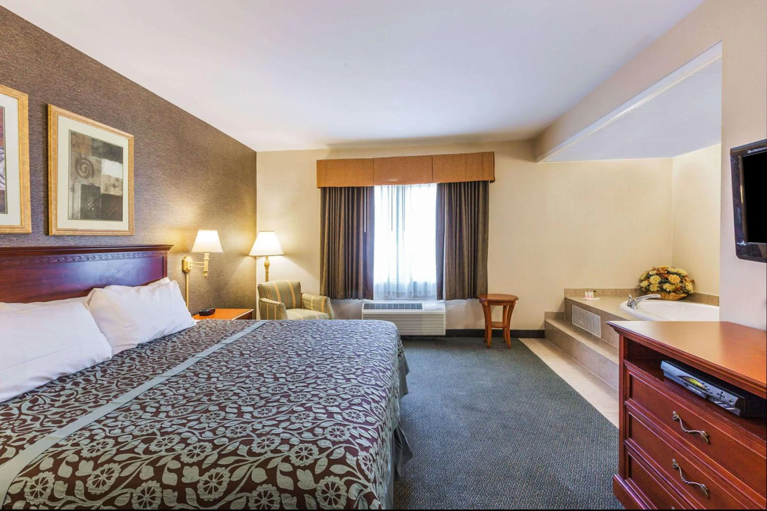 Photo of the whole room, Bed in Days Inn by Wyndham Budd Lake