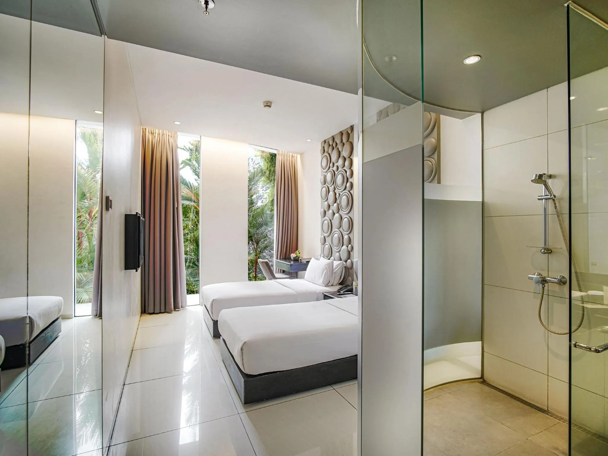 Bed in FM7 Resort Hotel - Jakarta Airport