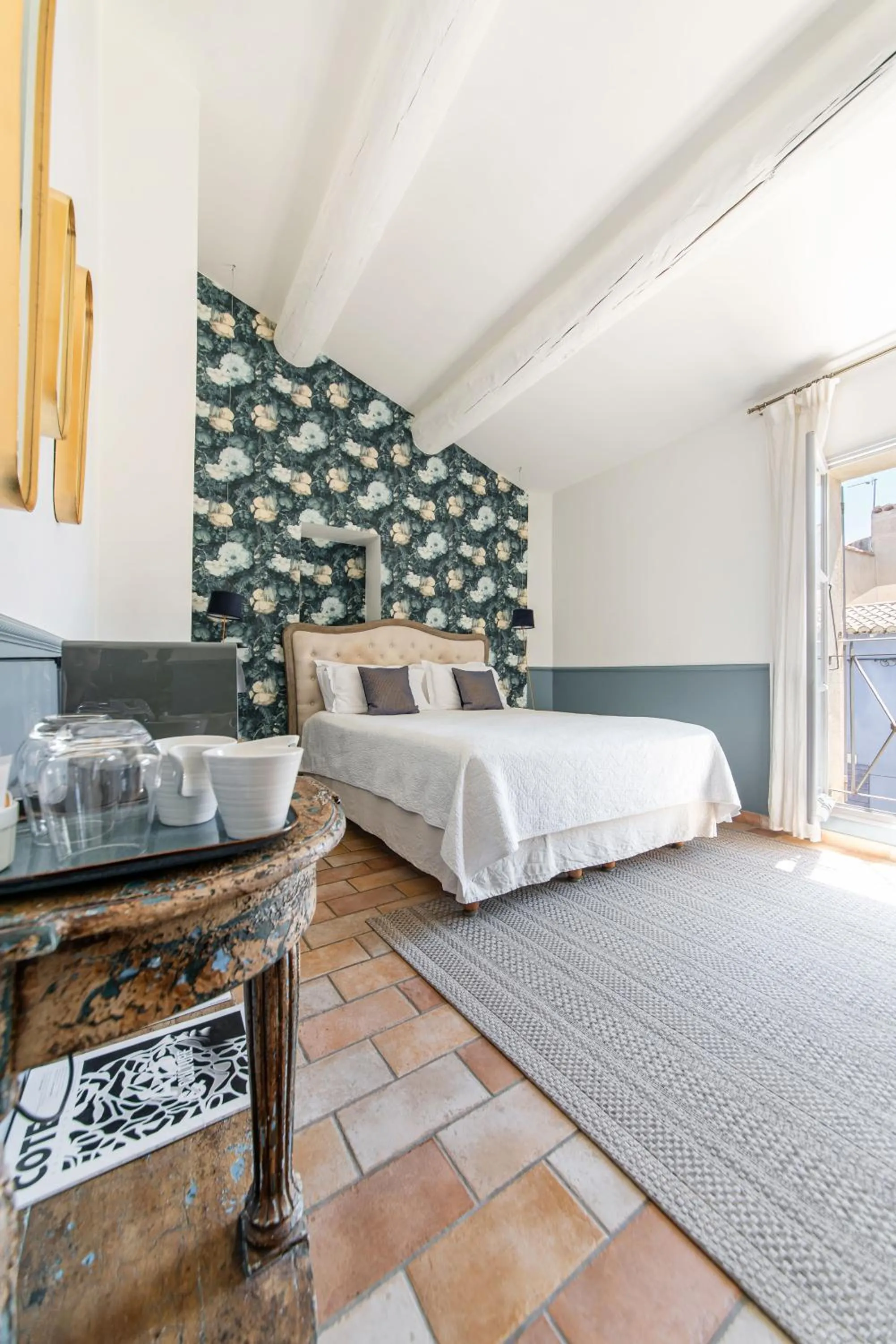 Garden view, Bed in La Prévôté - Luxury Chambres d'hôtes & Gastronomic Restaurant