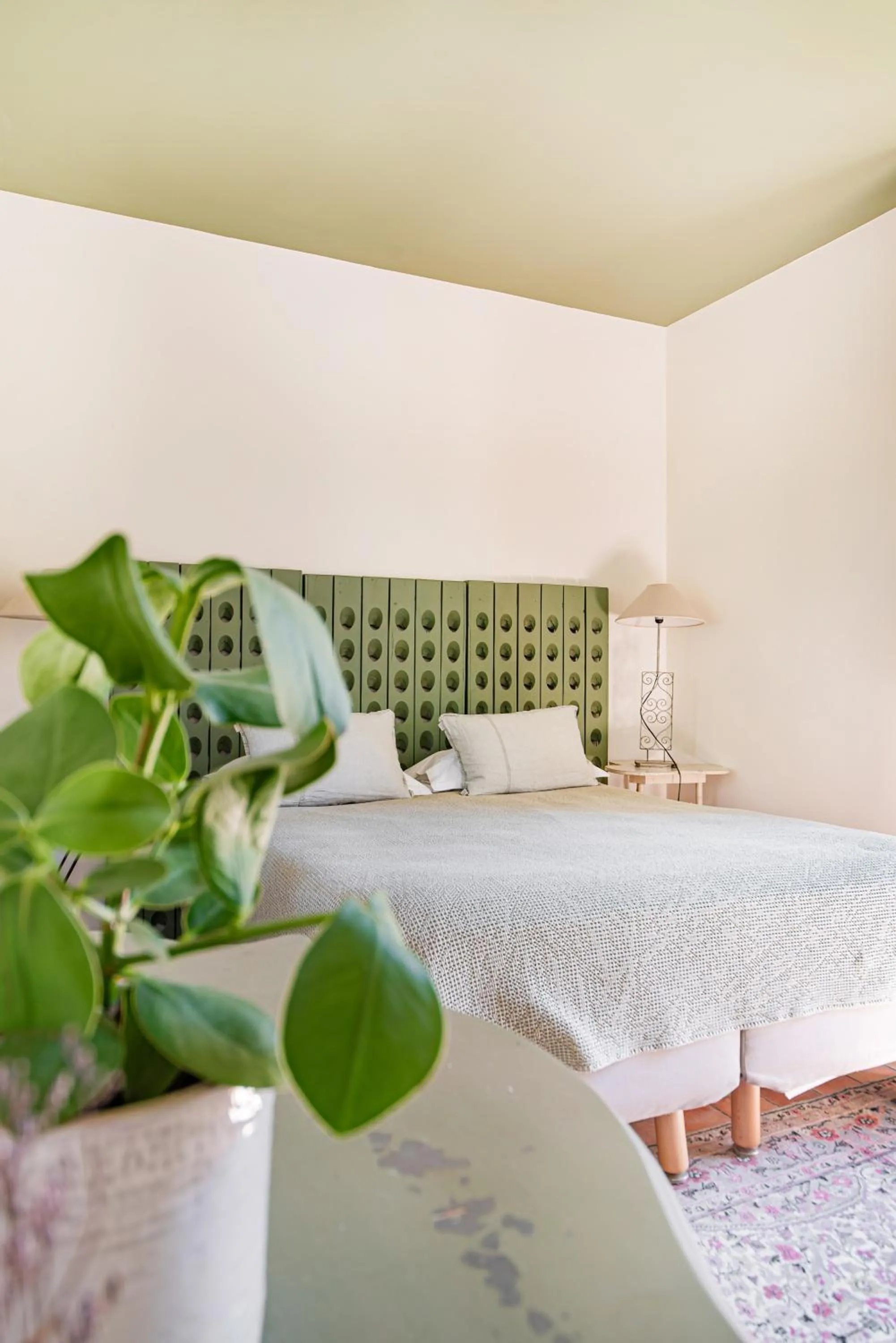 Garden view, Bed in La Prévôté - Luxury Chambres d'hôtes & Gastronomic Restaurant