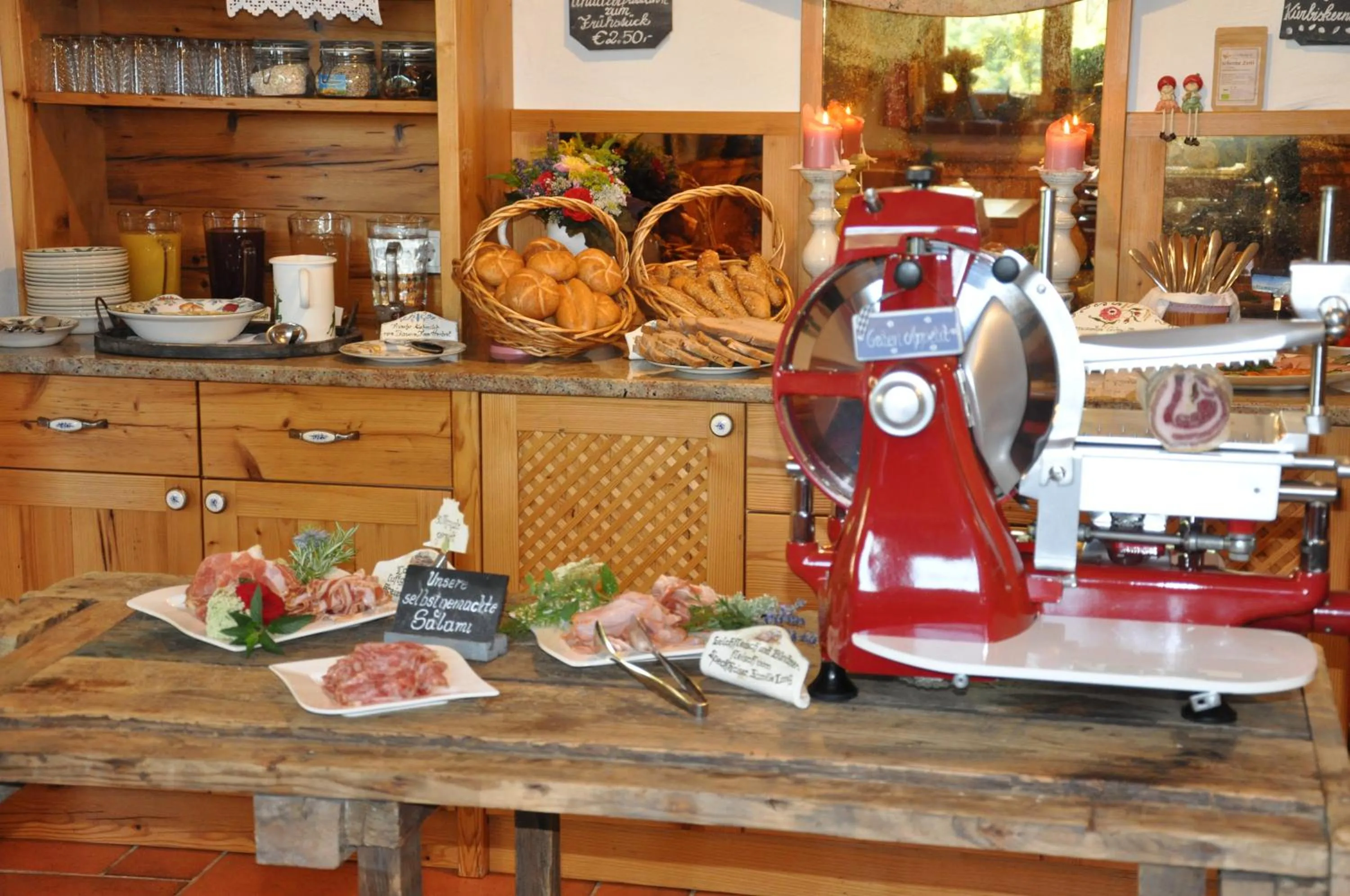 Breakfast in Gmiatliche Stubm