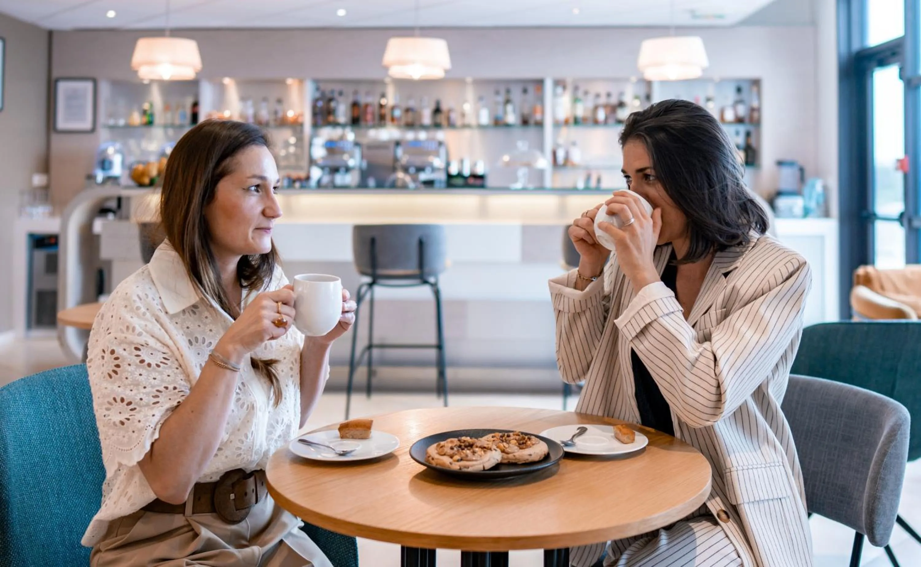 Lounge or bar in Thalazur Ouistreham - Hôtel & Spa