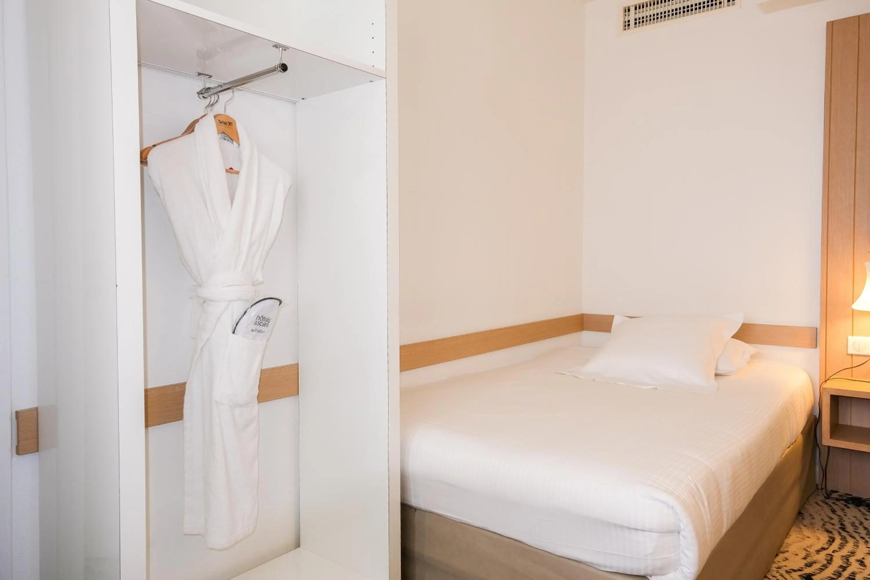 Superior Single Room in Thalazur Ouistreham - Hôtel & Spa