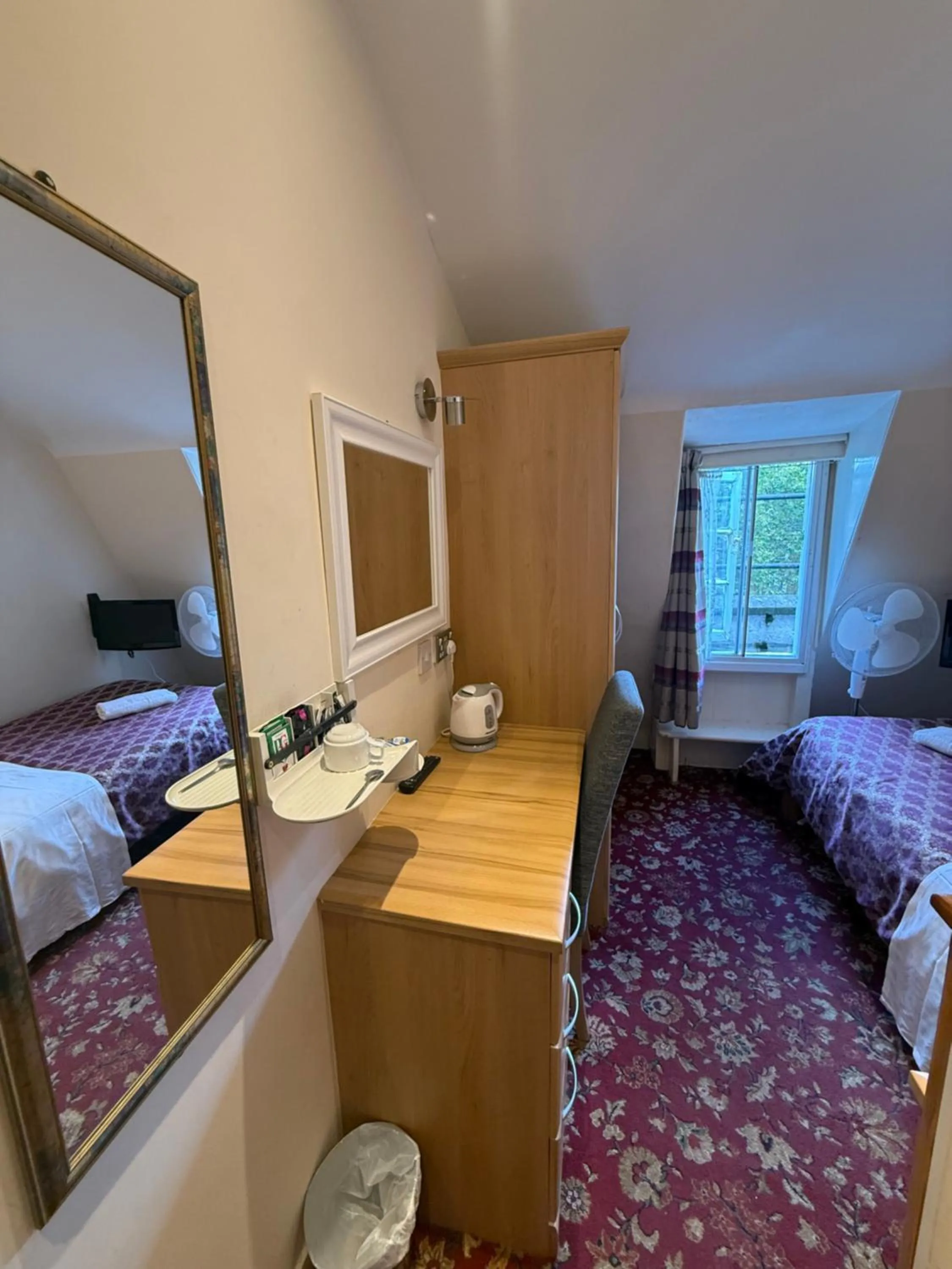 Bed in Albro House Hotel, London