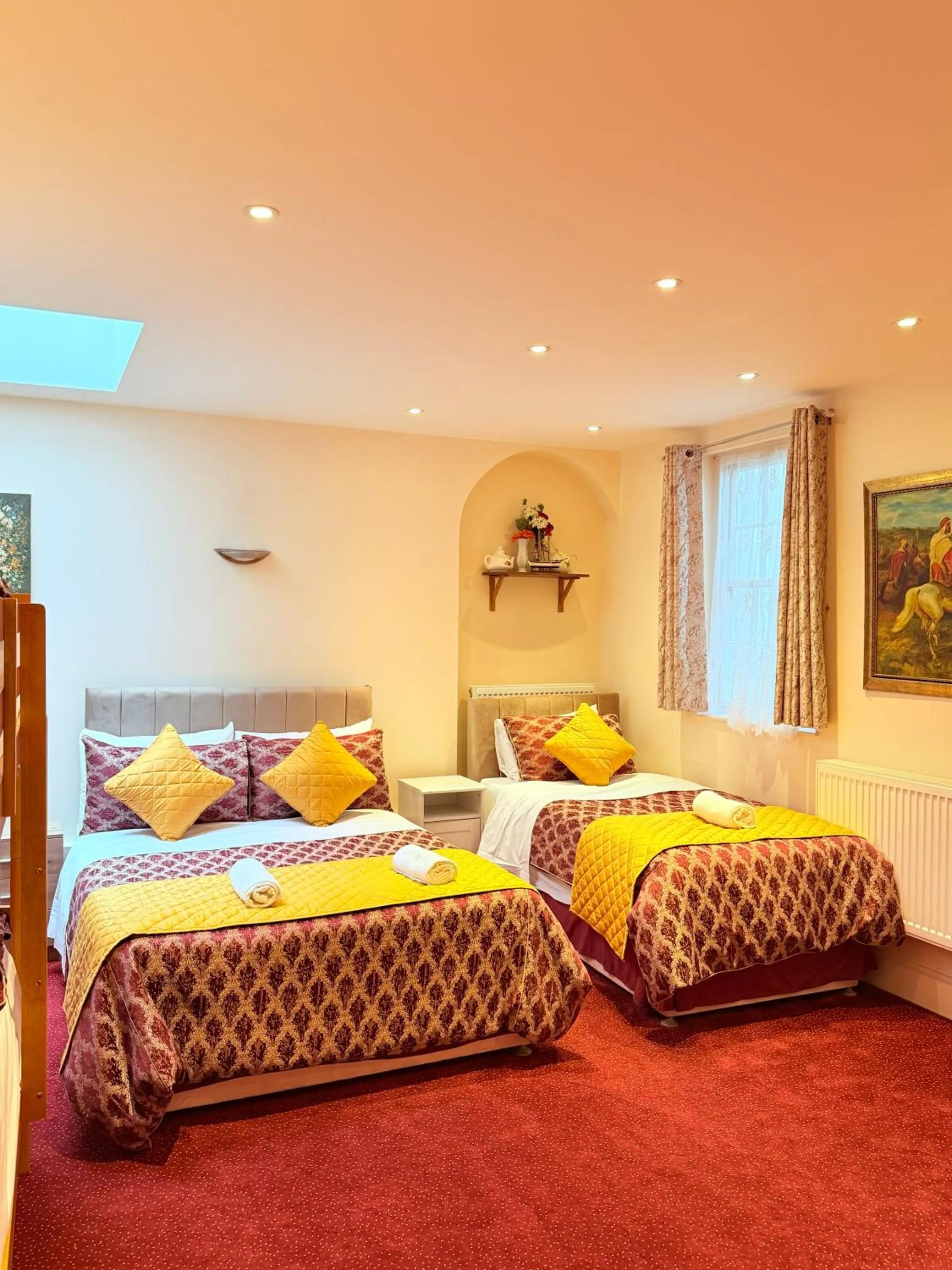 Bed in Albro House Hotel, London