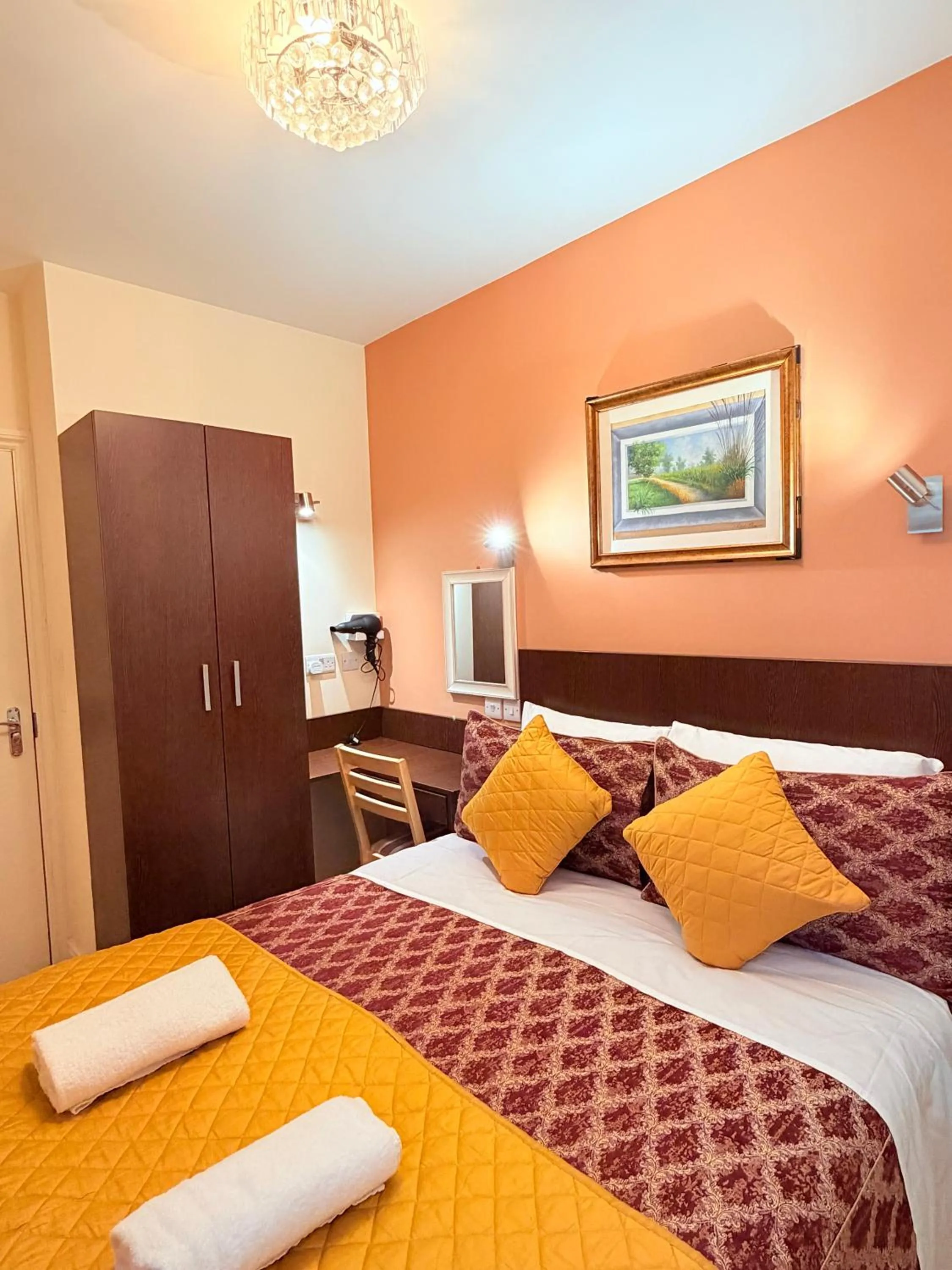 Bed in Albro House Hotel, London