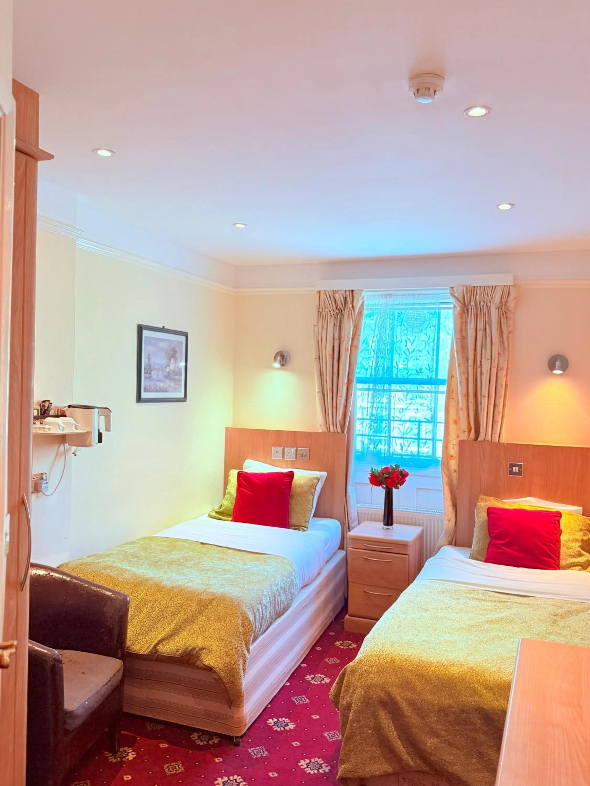 Bedroom, Bed in Albro House Hotel, London