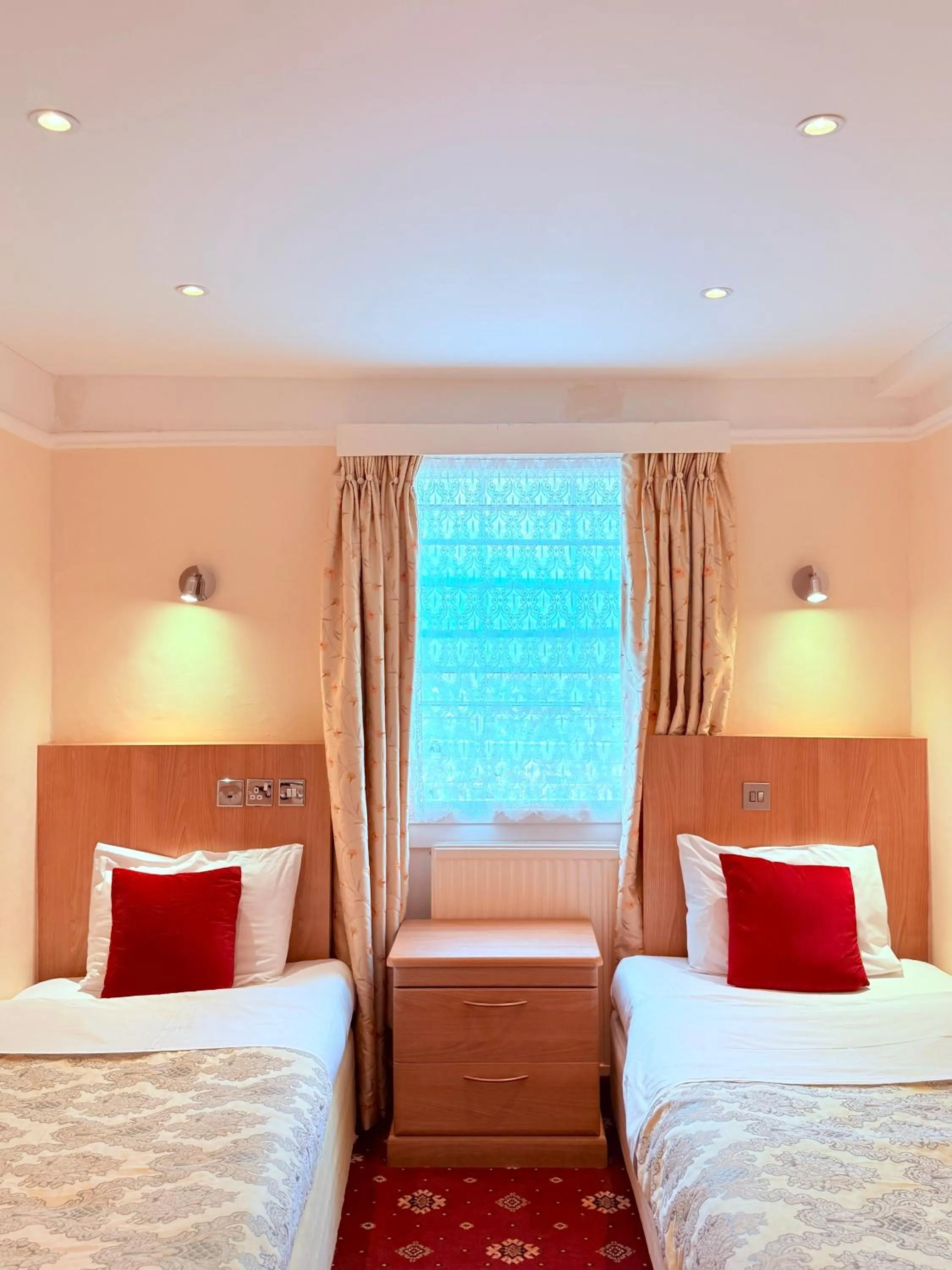 Bedroom, Bed in Albro House Hotel, London