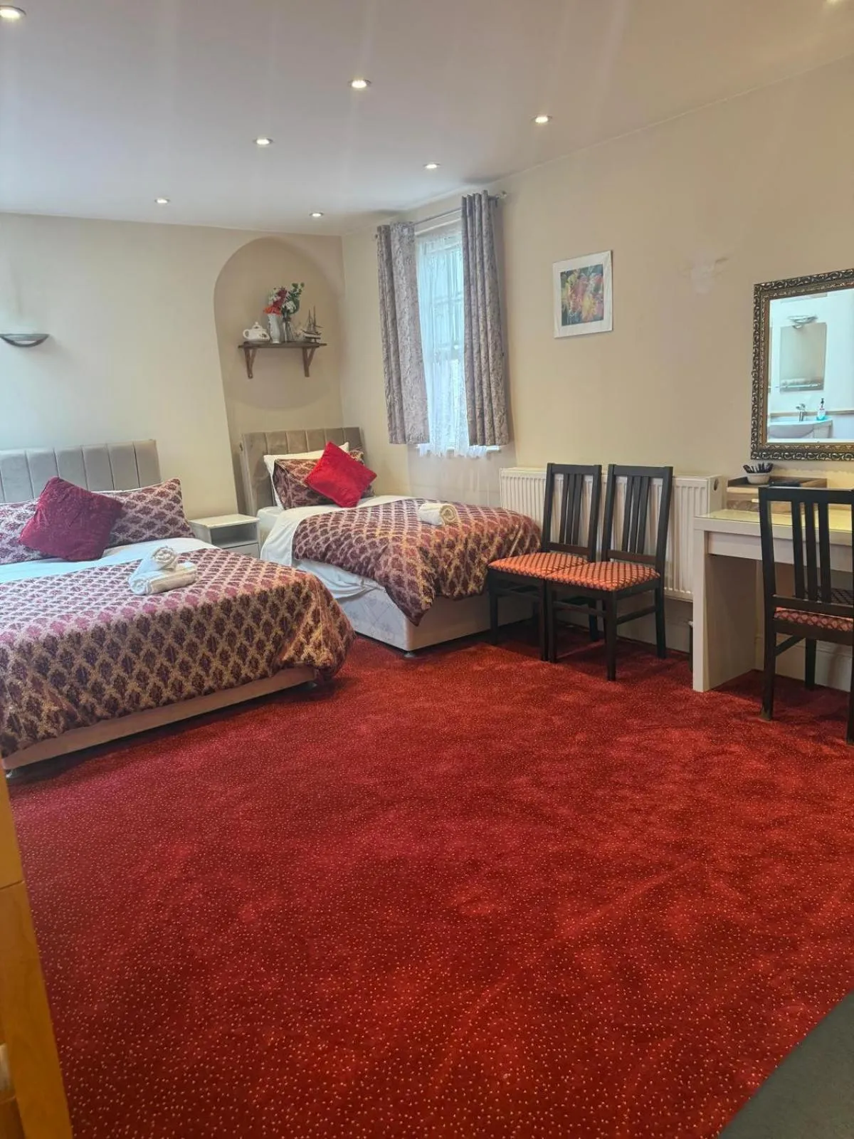 Bed in Albro House Hotel, London