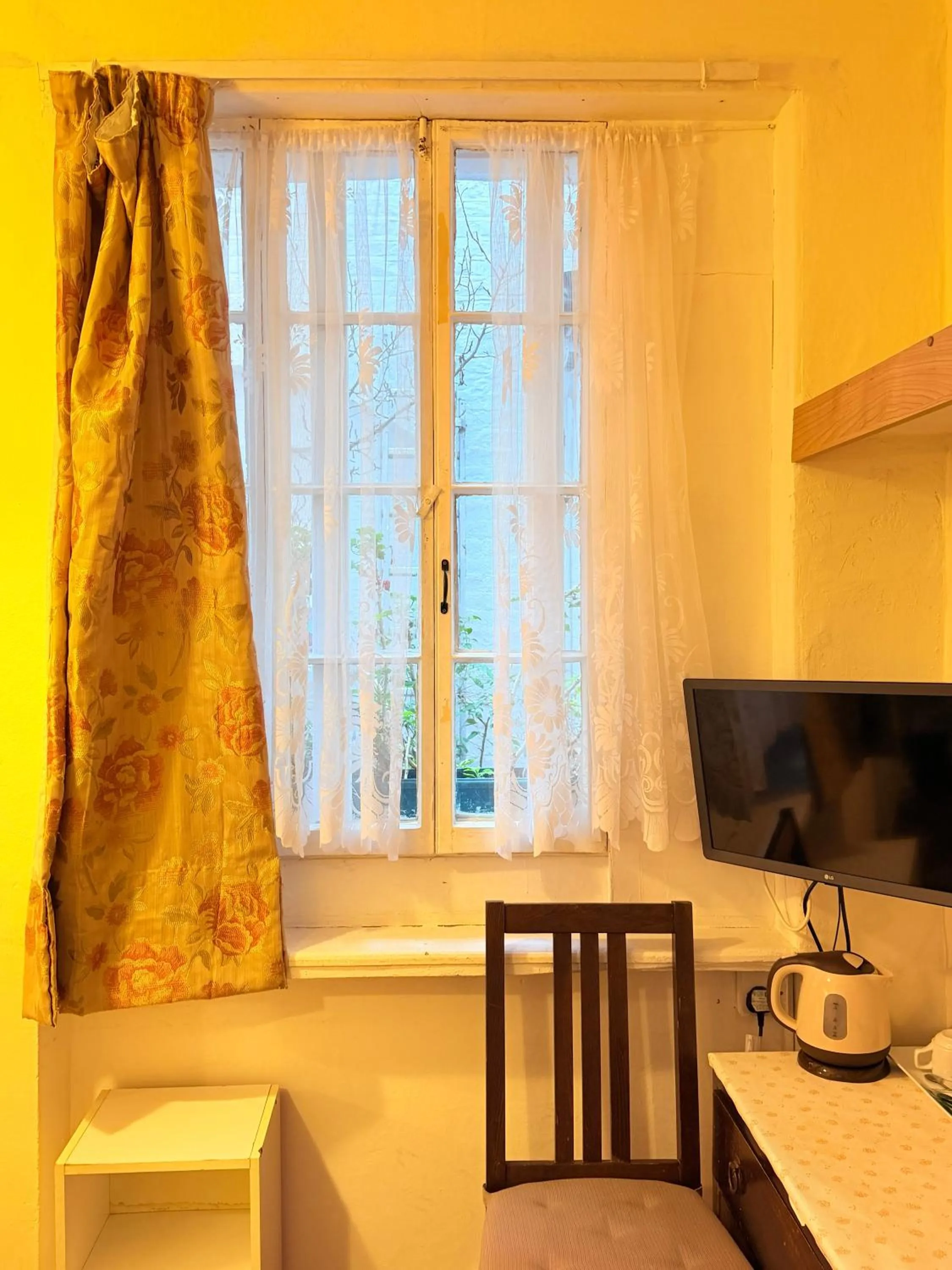 Albro House Hotel, London