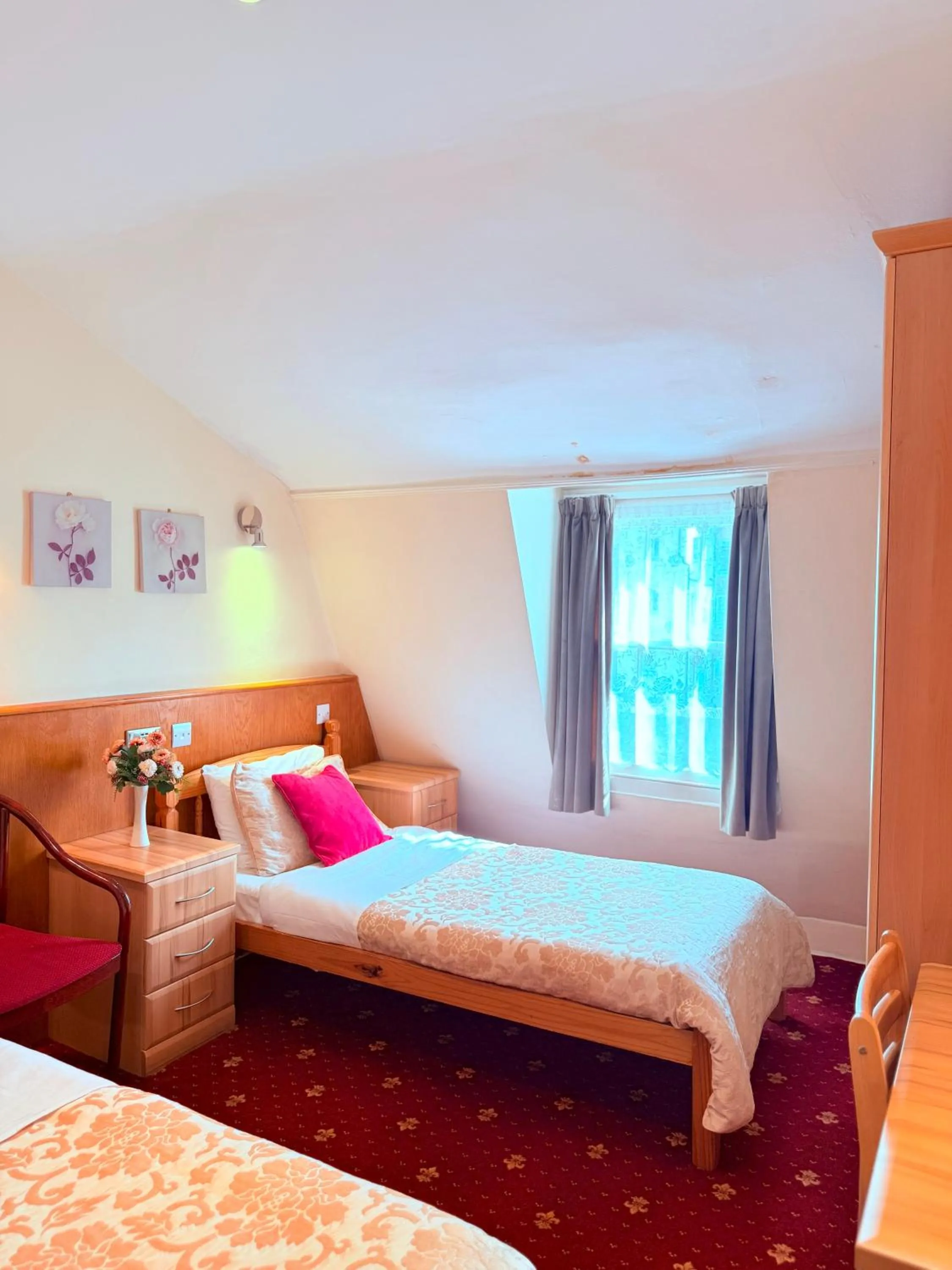 Bedroom, Bed in Albro House Hotel, London