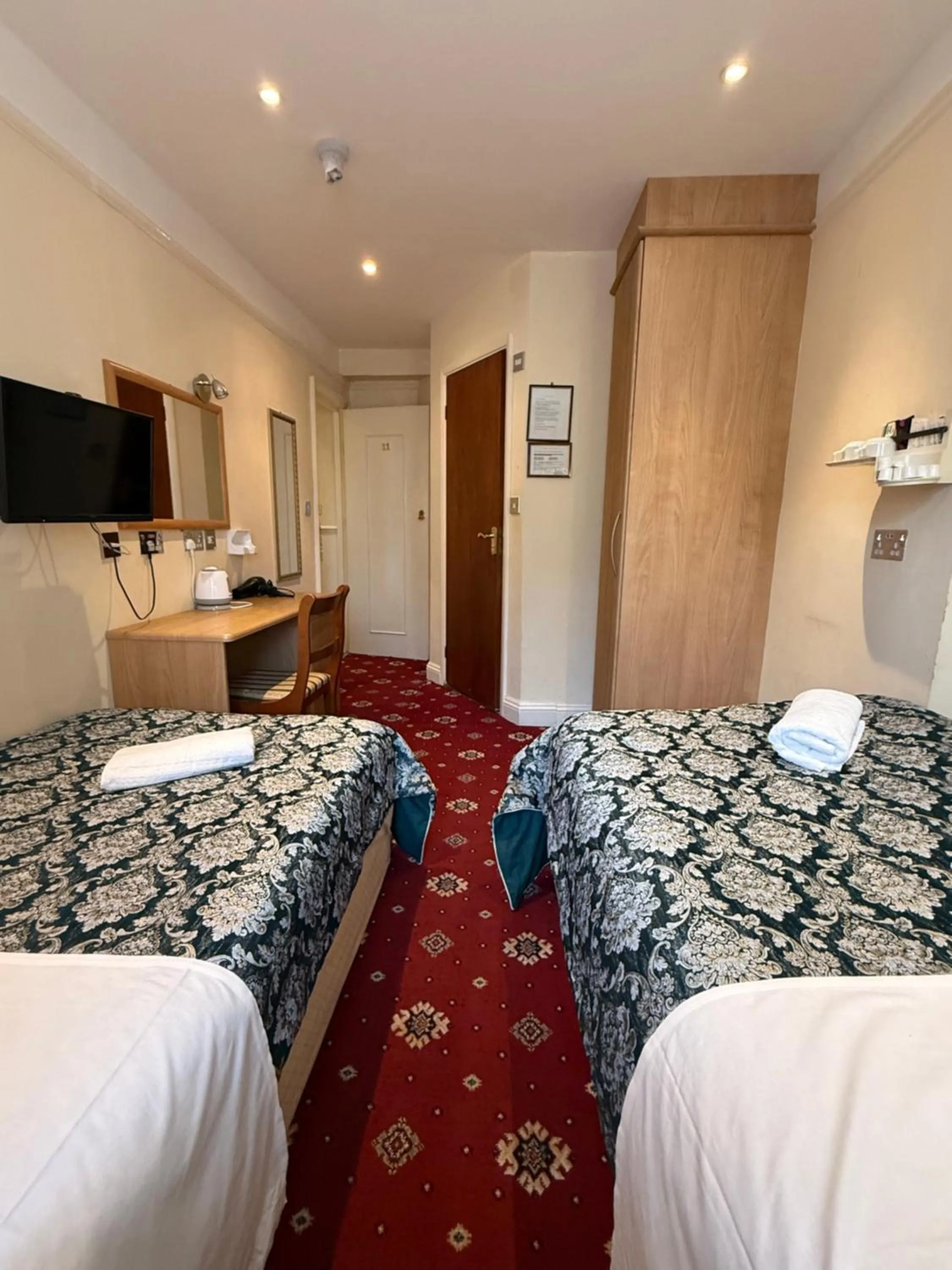 Bed in Albro House Hotel, London