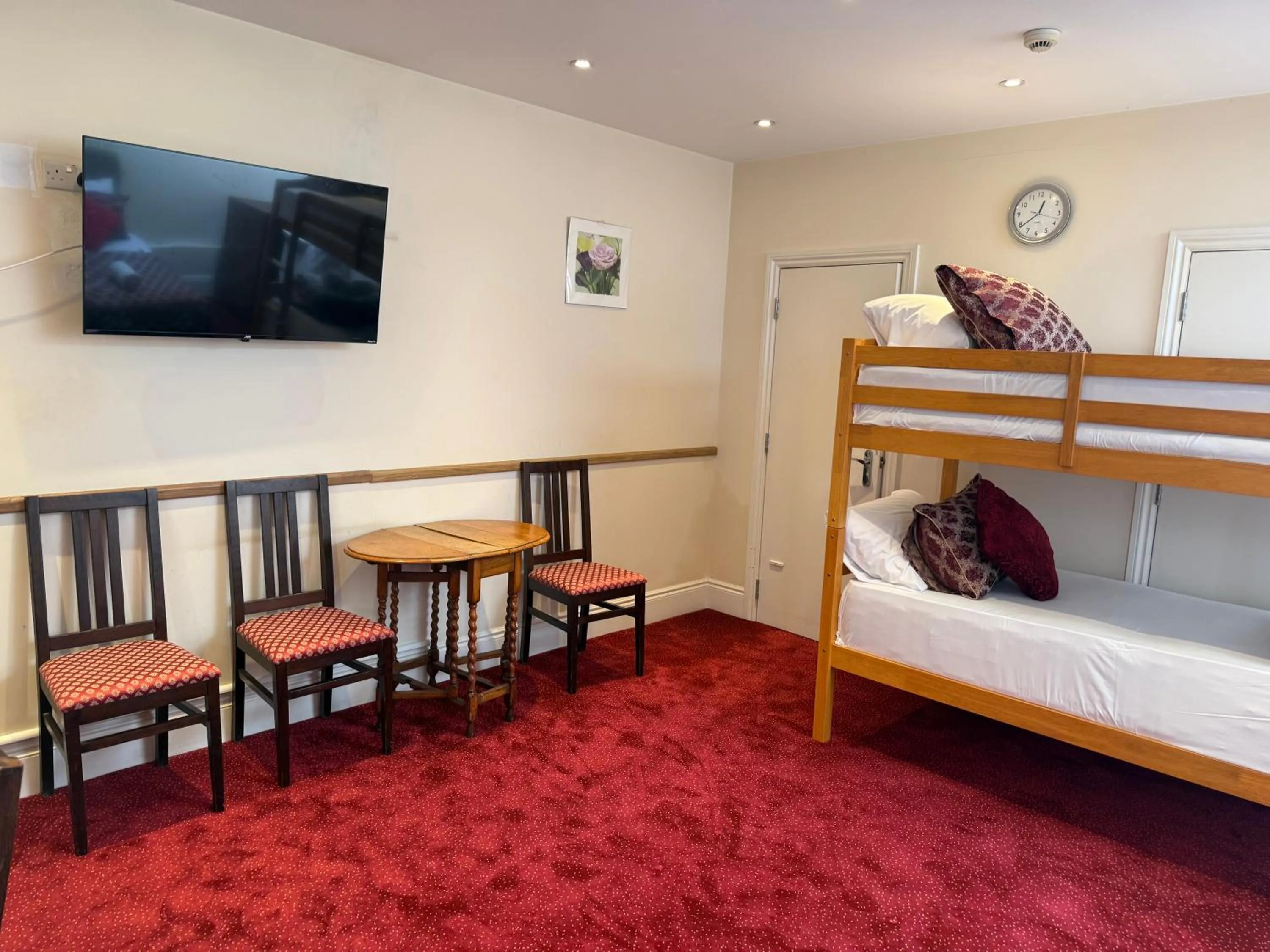 Bed in Albro House Hotel, London