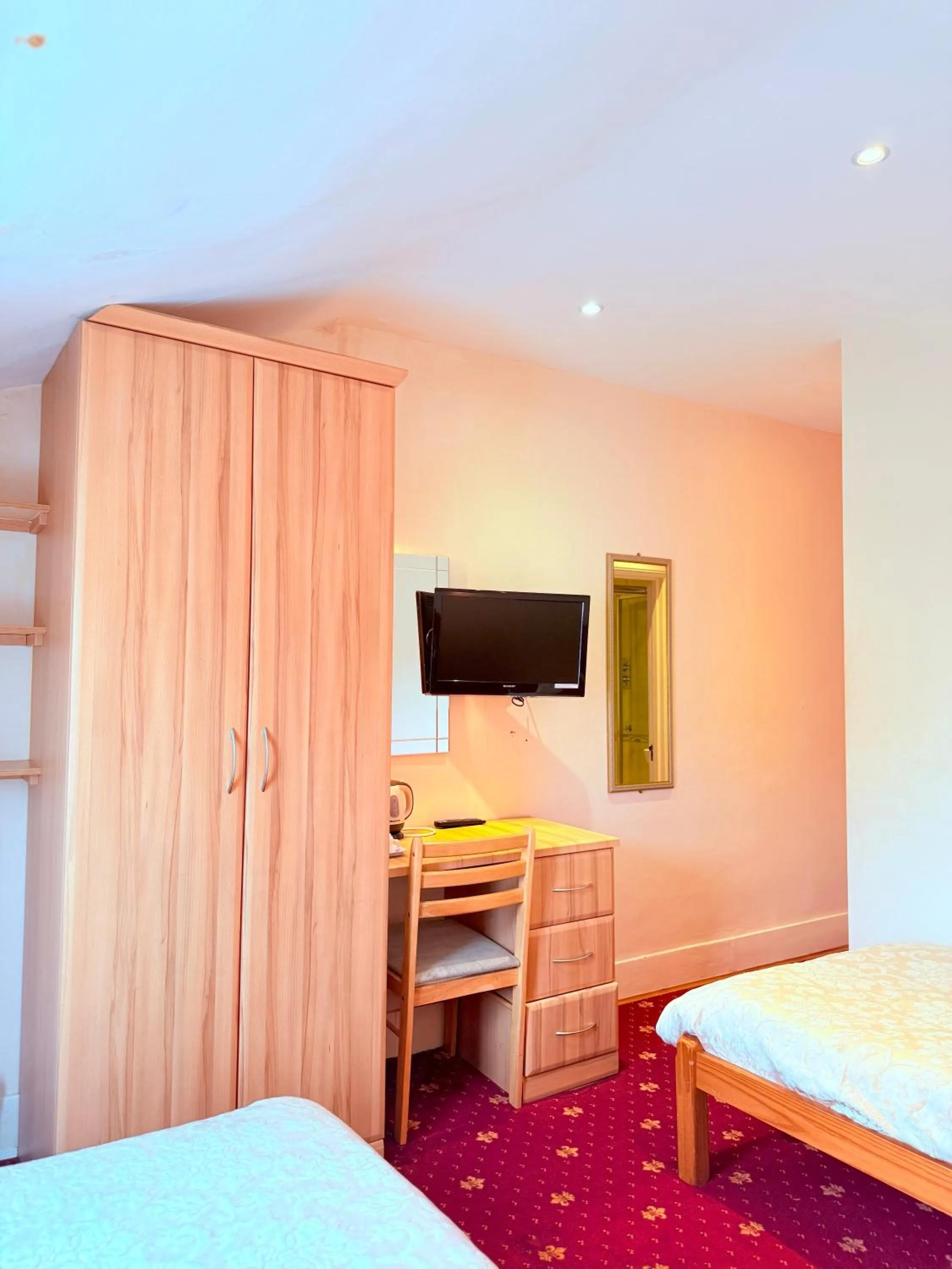 Bedroom, Bed in Albro House Hotel, London