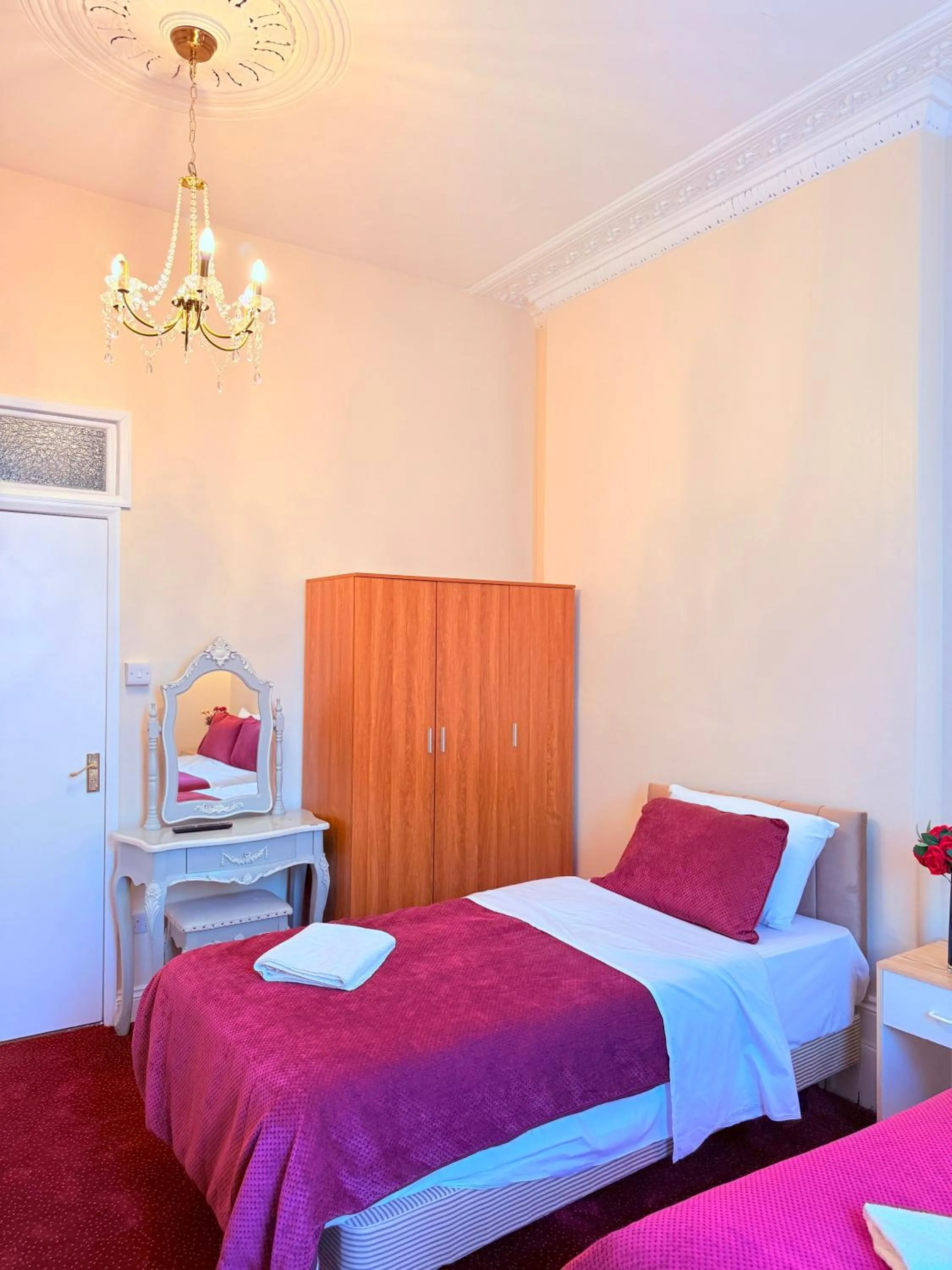 Bedroom, Bed in Albro House Hotel, London