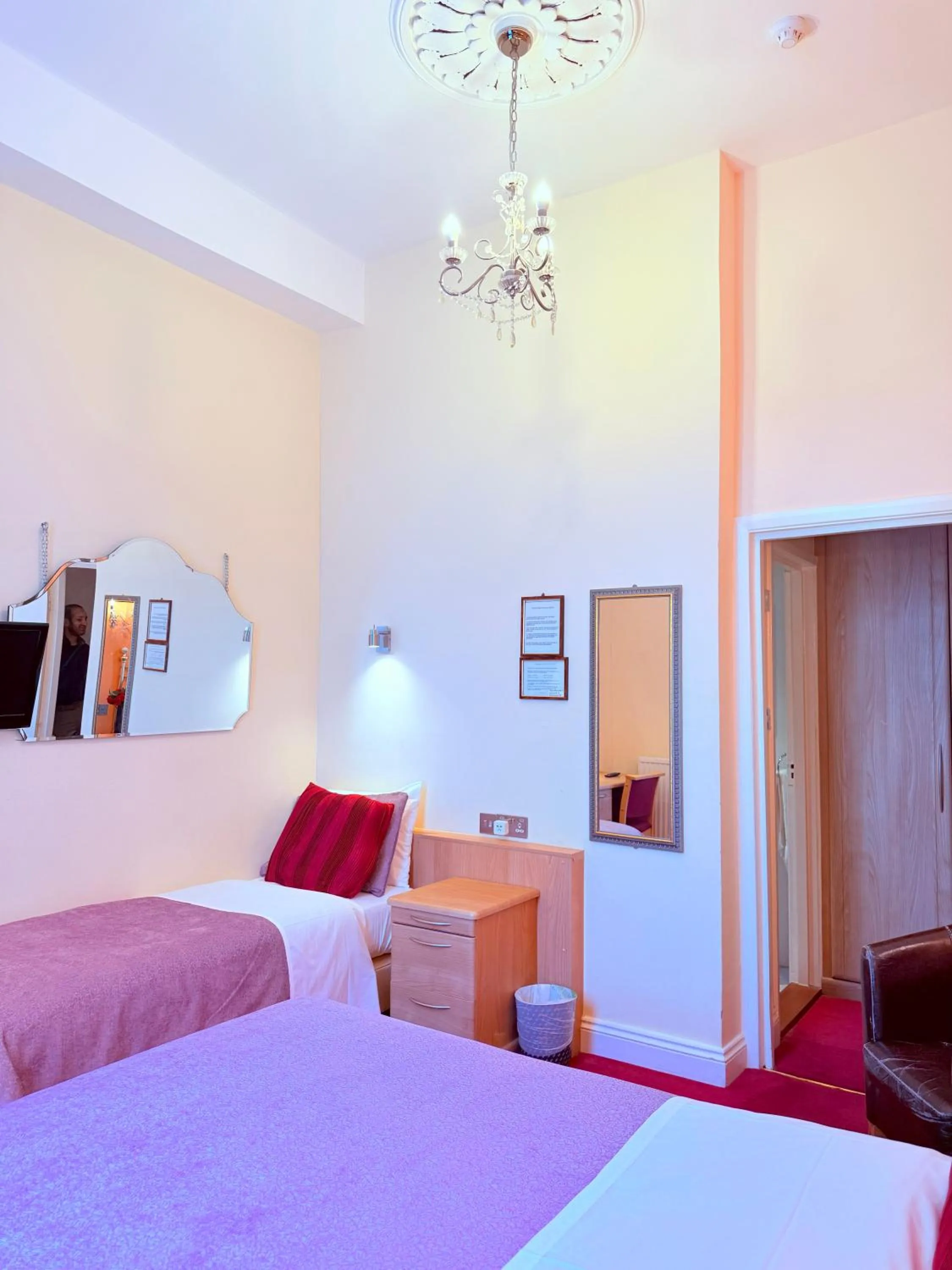 Bedroom, Bed in Albro House Hotel, London