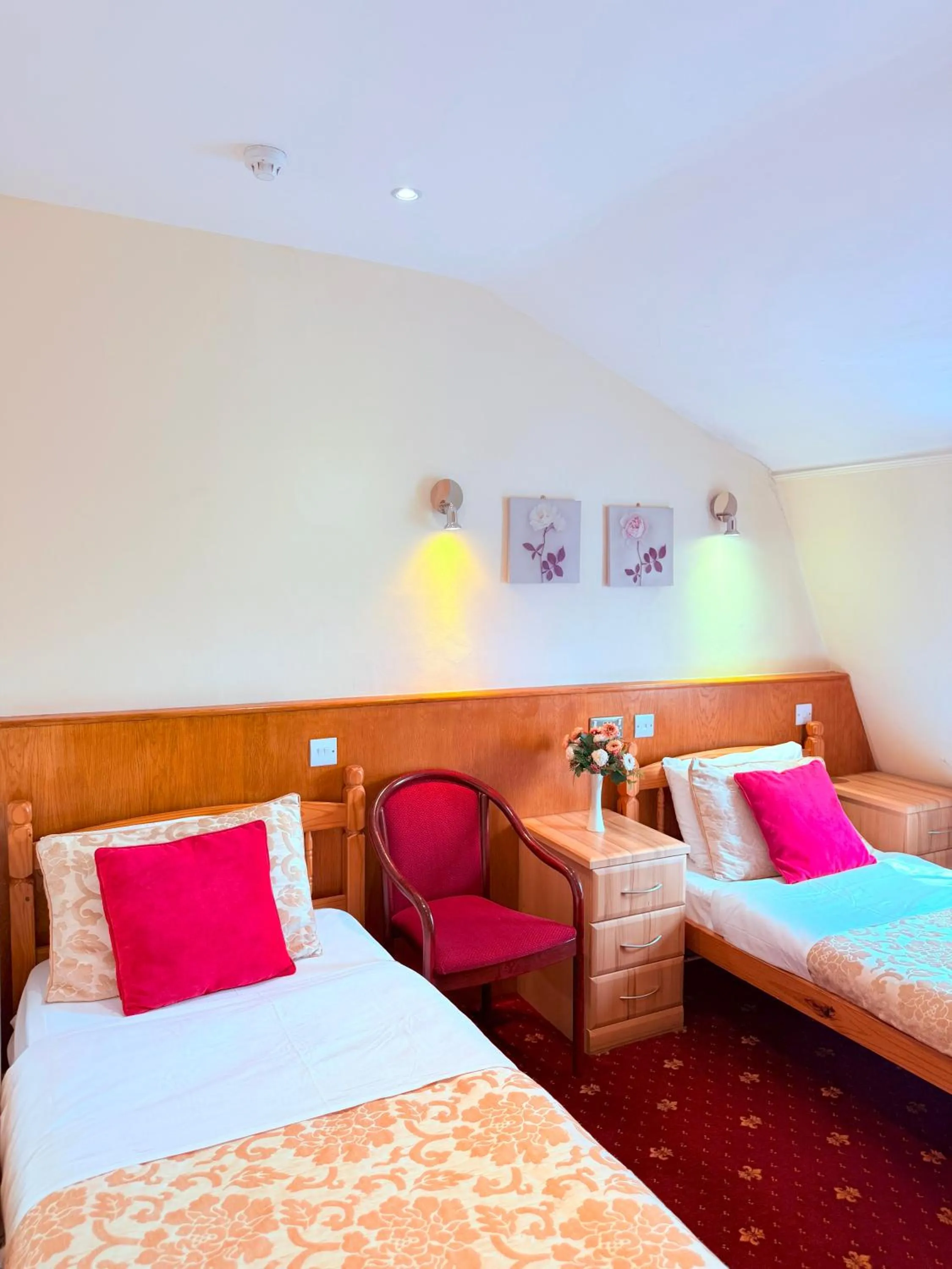 Bedroom, Bed in Albro House Hotel, London