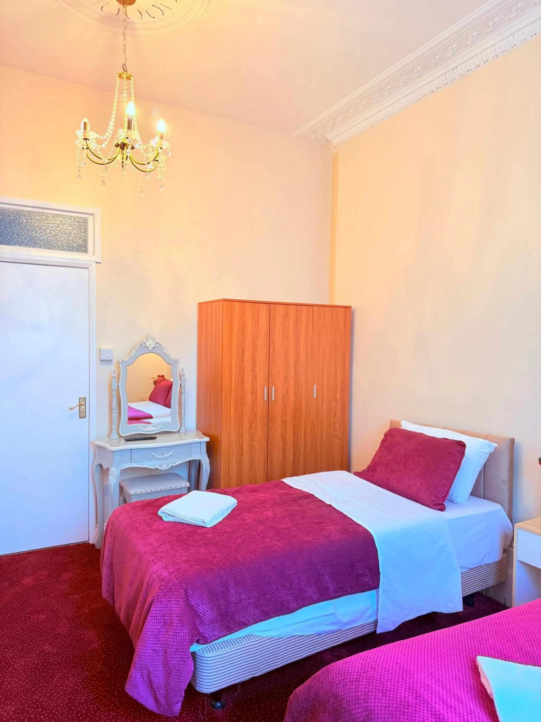 Bedroom, Bed in Albro House Hotel, London