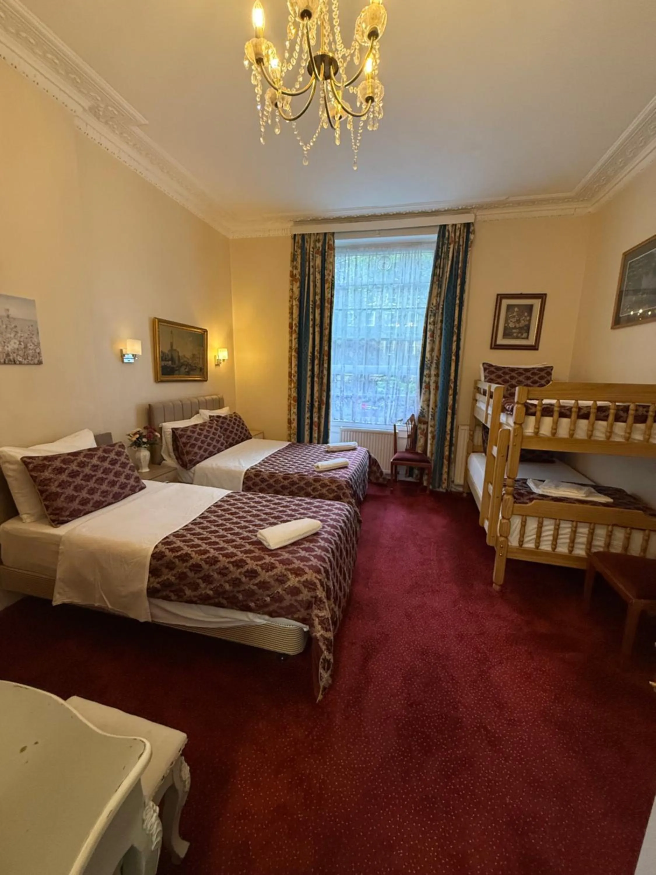 Bed in Albro House Hotel, London