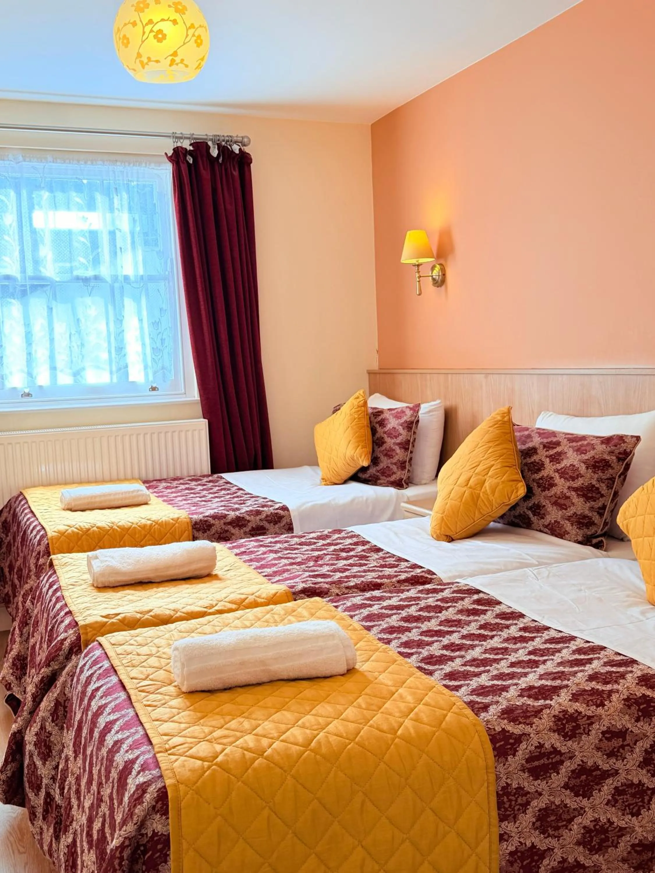 Bed in Albro House Hotel, London