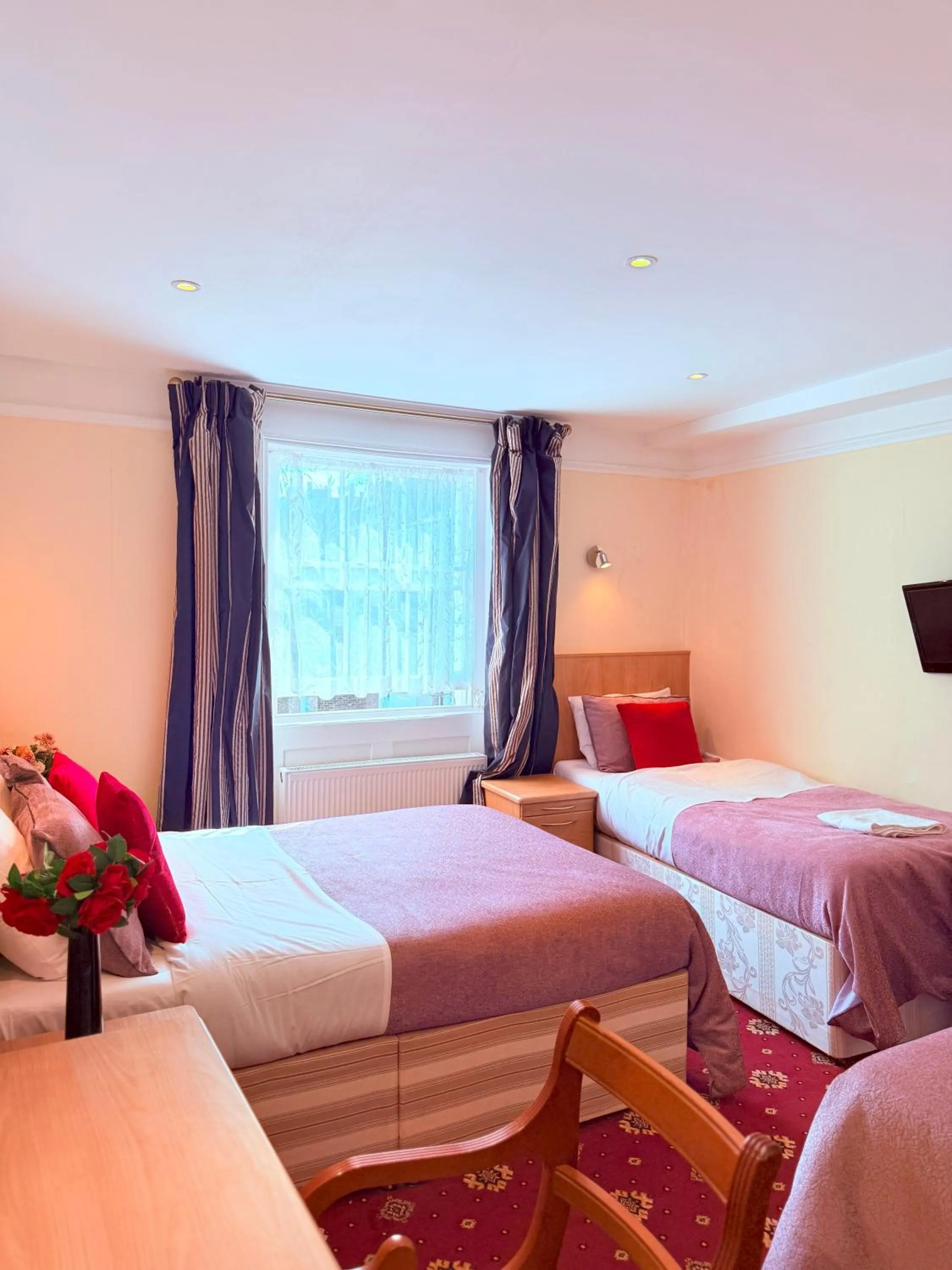 Bedroom, Bed in Albro House Hotel, London