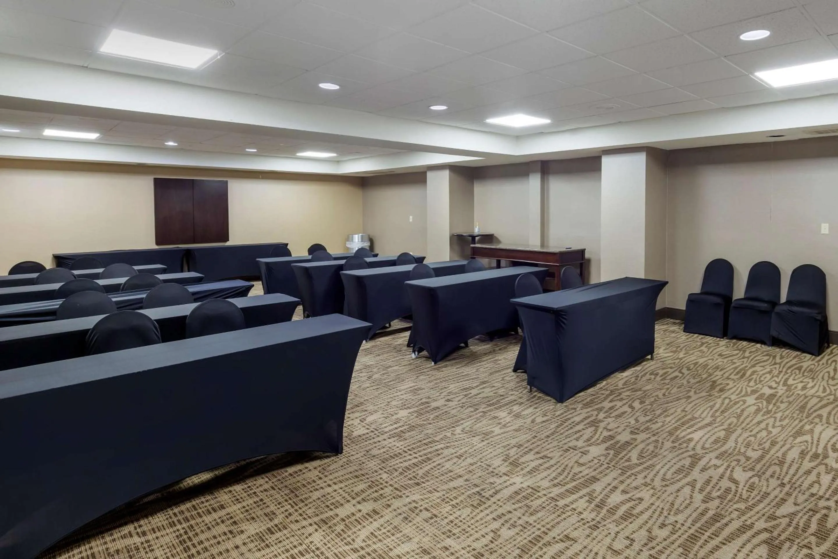 Meeting/conference room in Comfort Inn University Durham - Chapel Hill