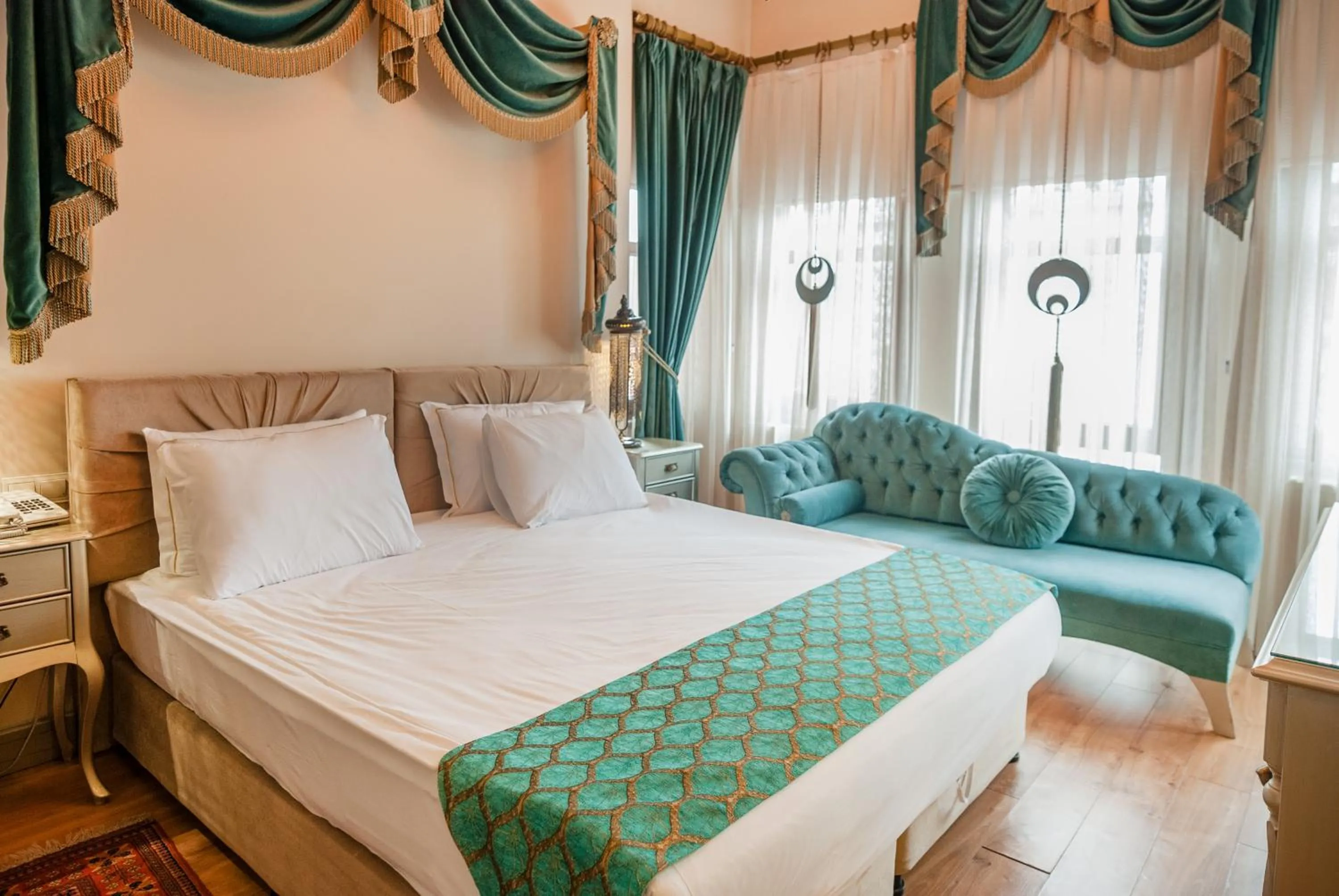 room service, Bed in Sokullu Pasa Hotel - Special Class