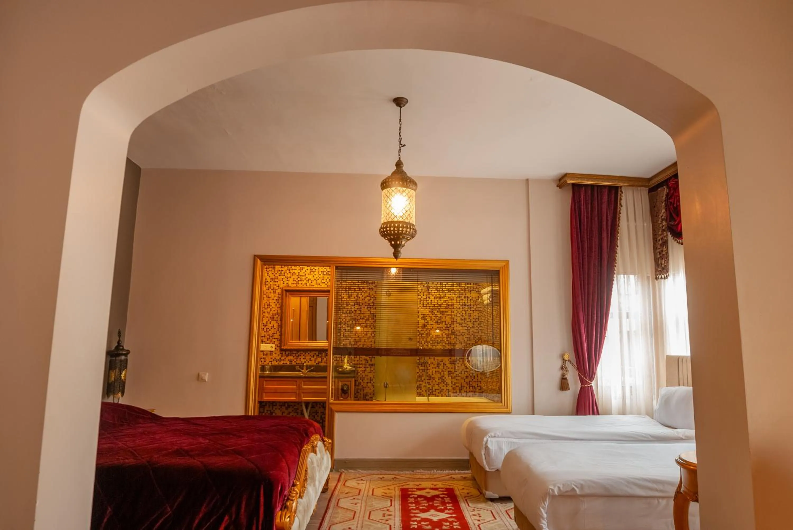 Photo of the whole room, Bed in Sokullu Pasa Hotel - Special Class