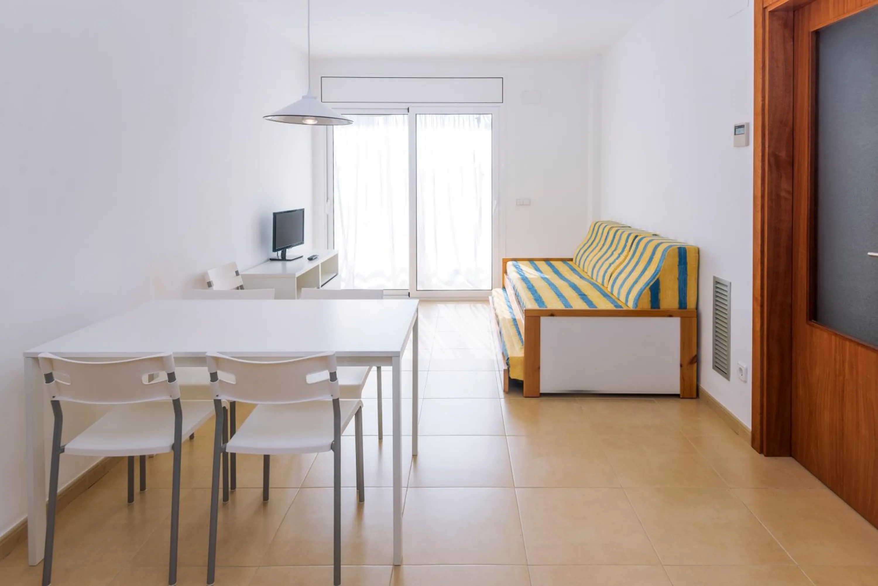 Dining area in Apartments Sorrabona