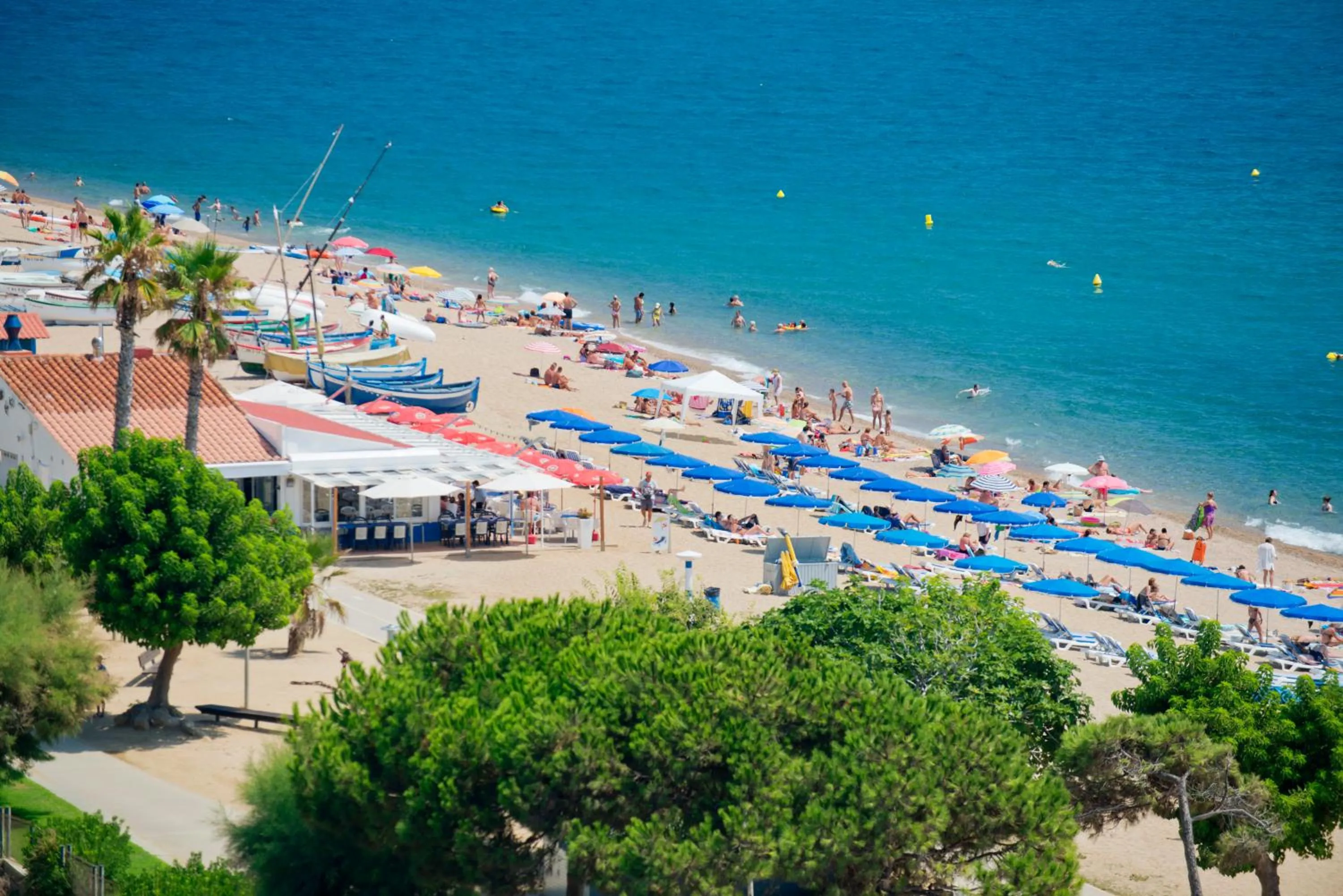 Beach in Apartments Sorrabona
