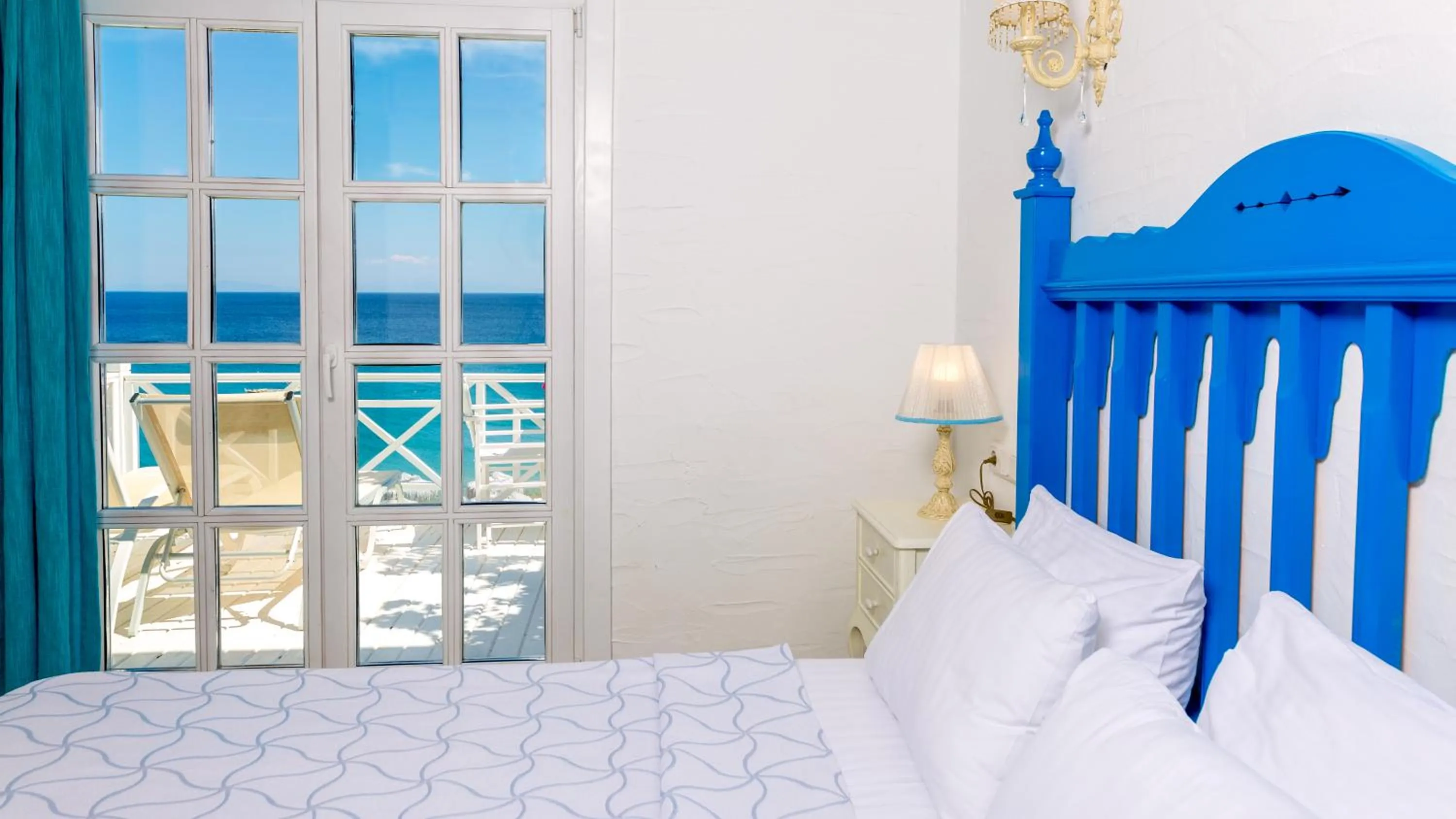 Bed in Hotel Mavi Beyaz